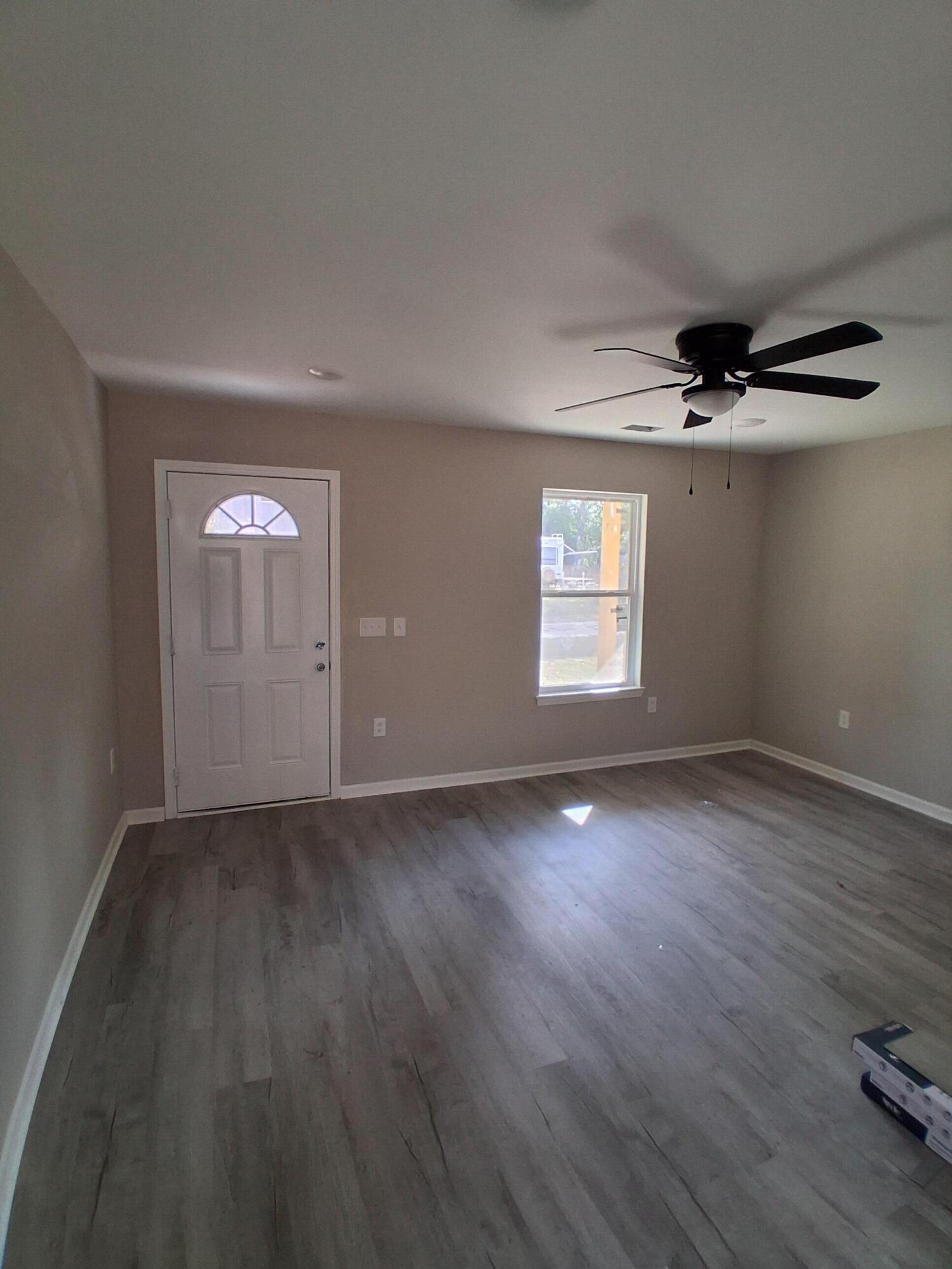 36 Youmans Lane Smoaks, SC 29481 - Photo 5 of 10 ALLEN7