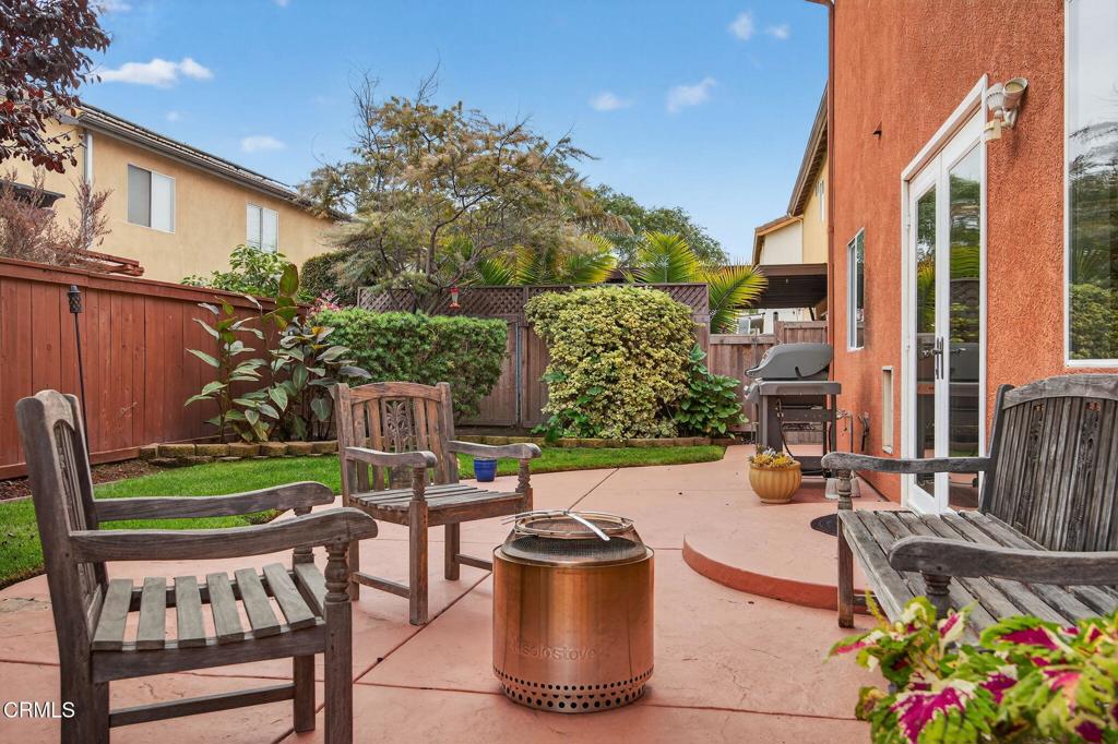 520 Festivo Street Oxnard, CA 93030 - Photo 29 of 31 a view of a chairs and table in the patio