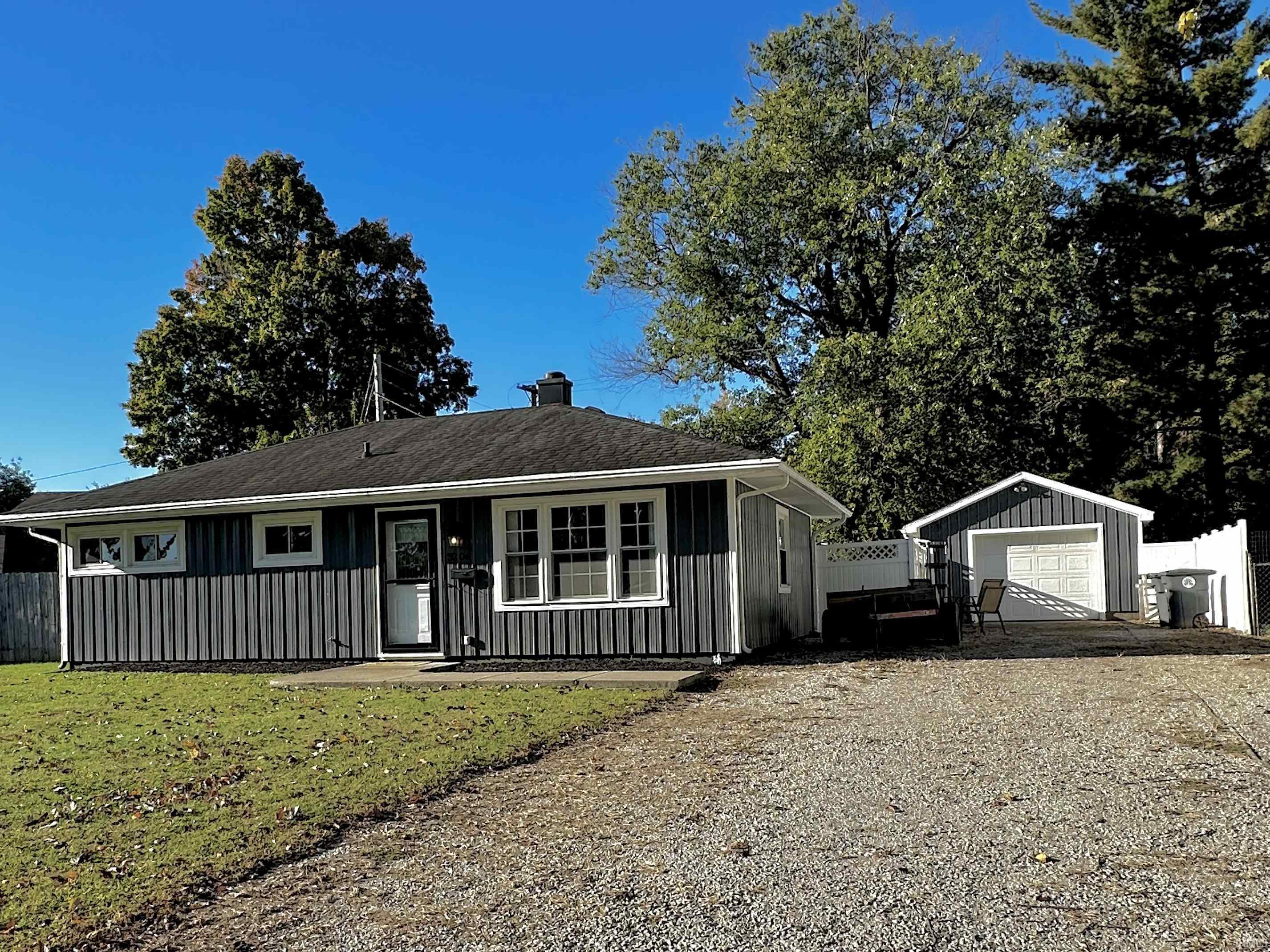 3204 Stratford Road Evansville, IN 47710 - Photo 1 of 16 Gallery Image 1