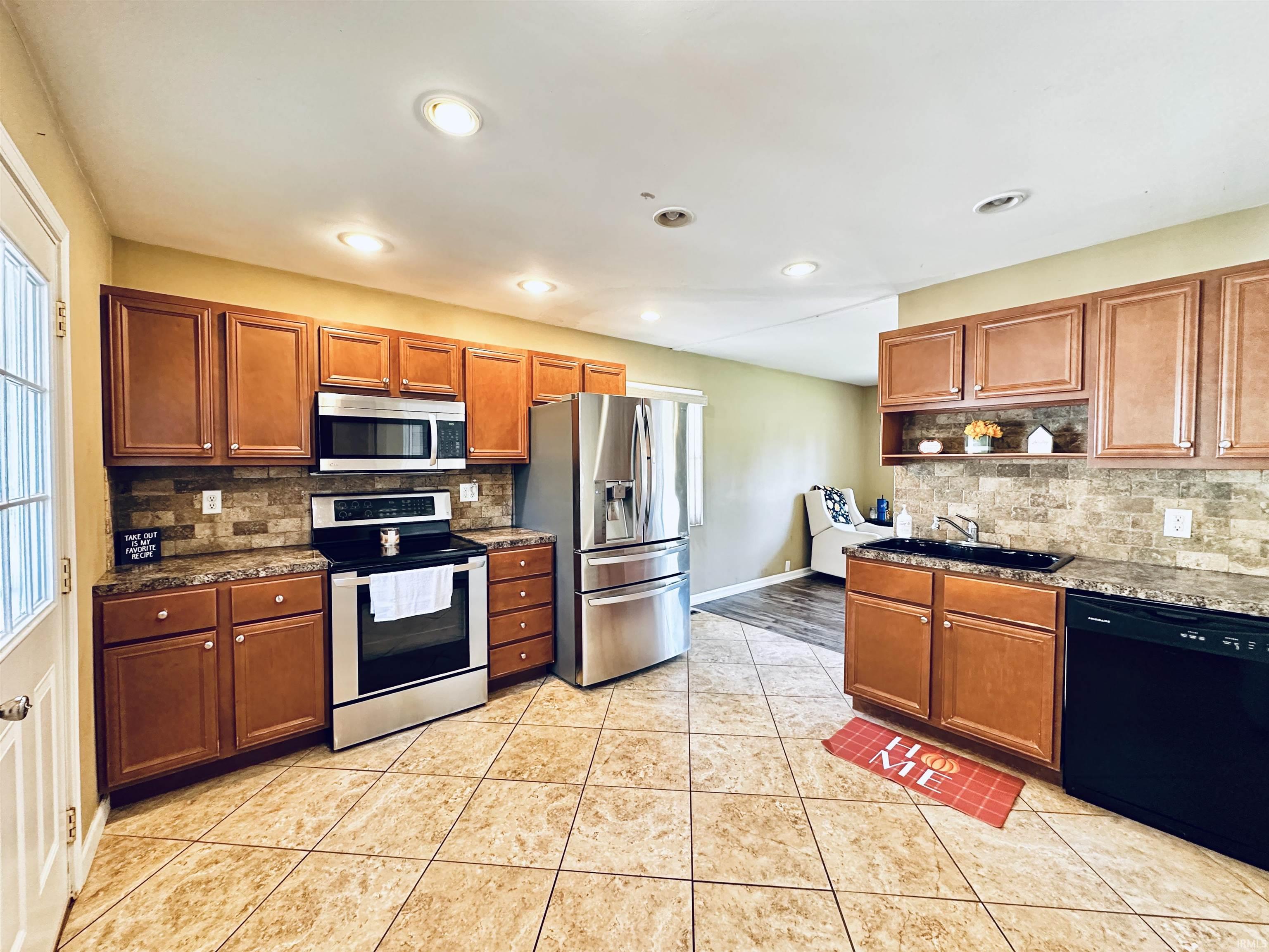 3204 Stratford Road Evansville, IN 47710 - Photo 5 of 16 Gallery Image 5