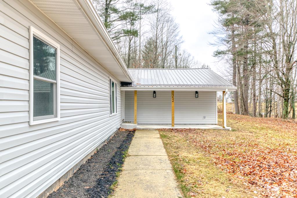 352 Kitchen Road Max Meadows, VA 24360 - Photo 6 of 43 Gallery Image 6