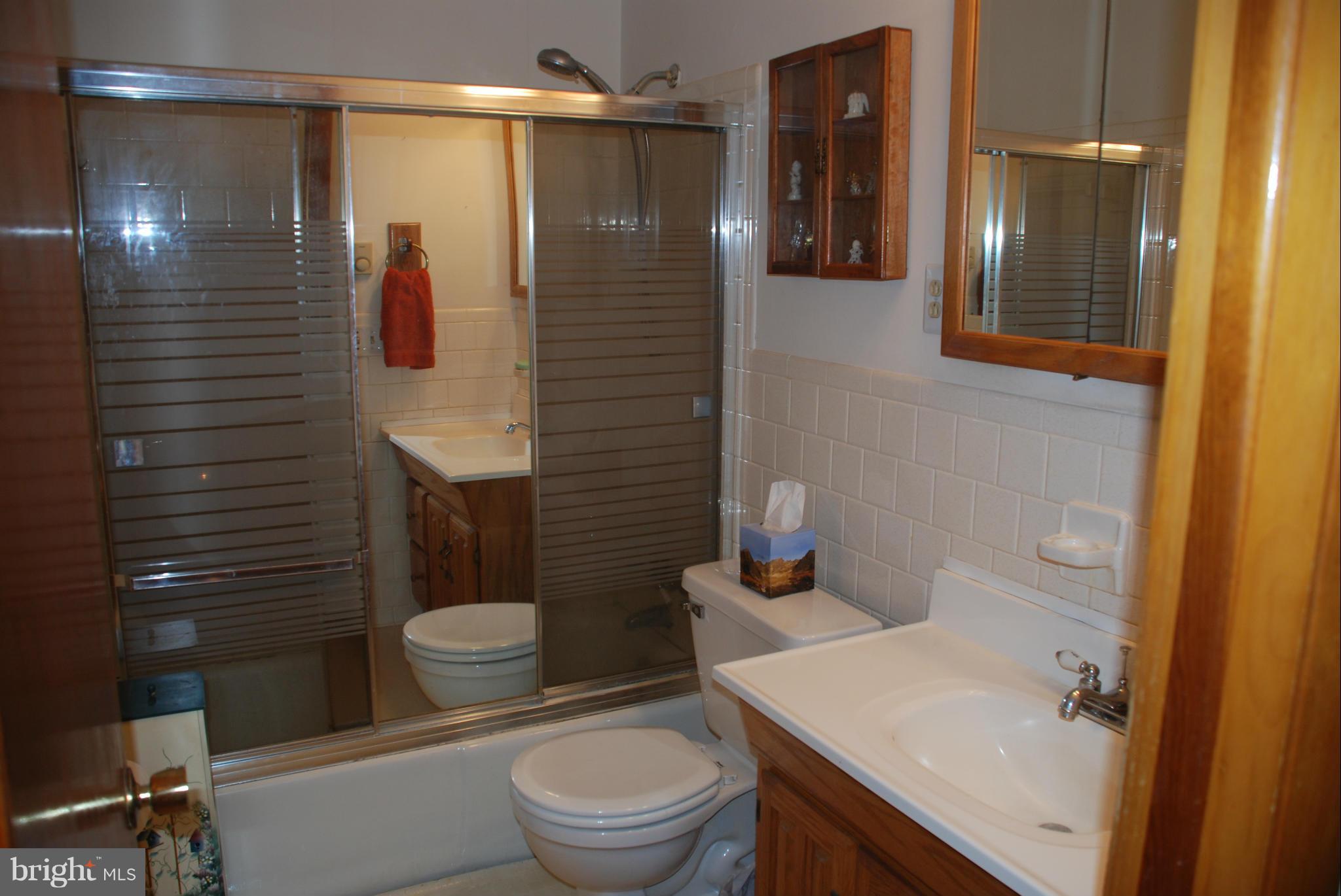 2320 Castleton Road Darlington, MD 21034 - Photo 9 of 18 Hall Bath