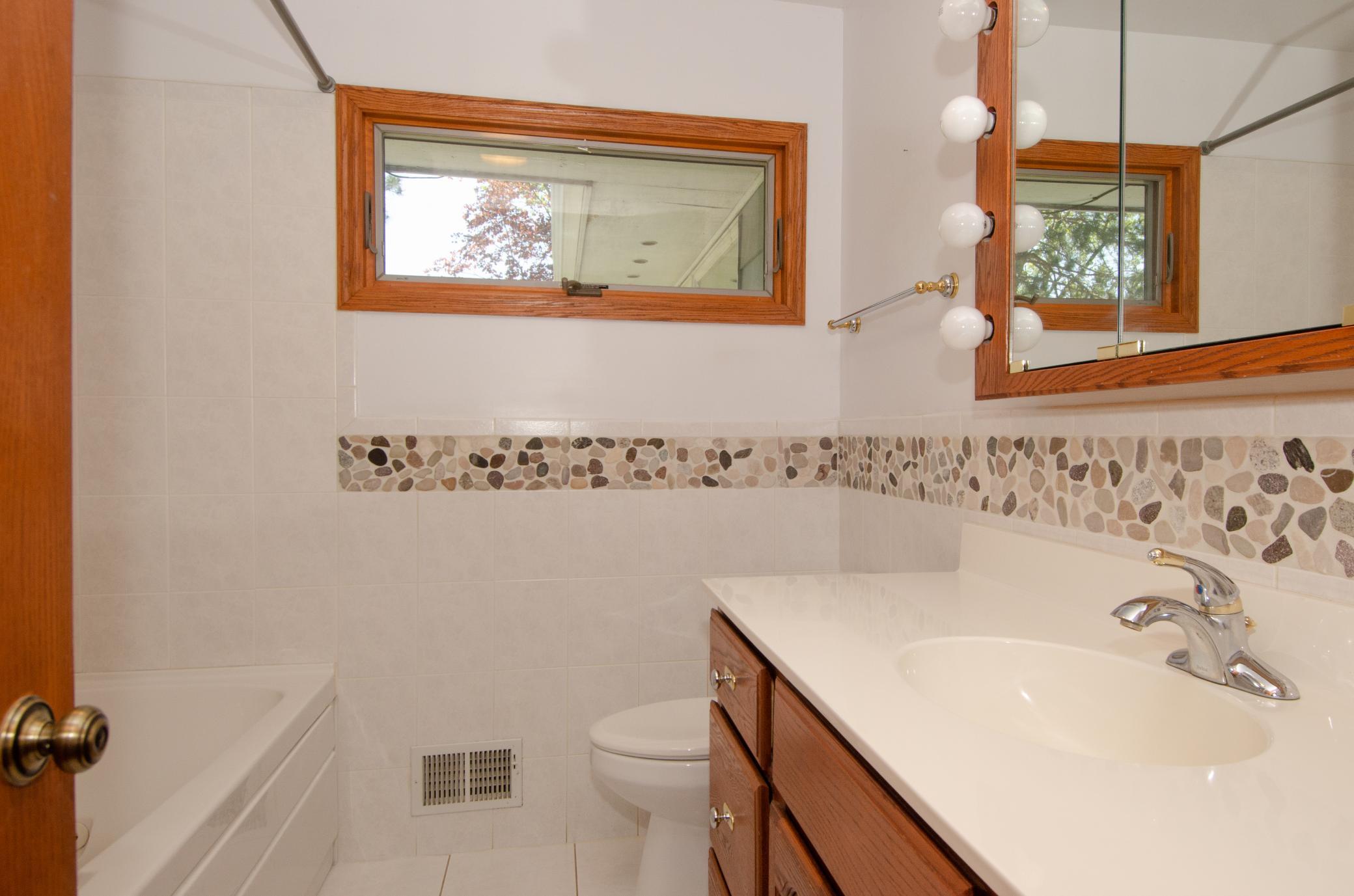 62 County Rd F Vadnais Heights, MN 55127 - Photo 19 of 25 Gallery Image 19
