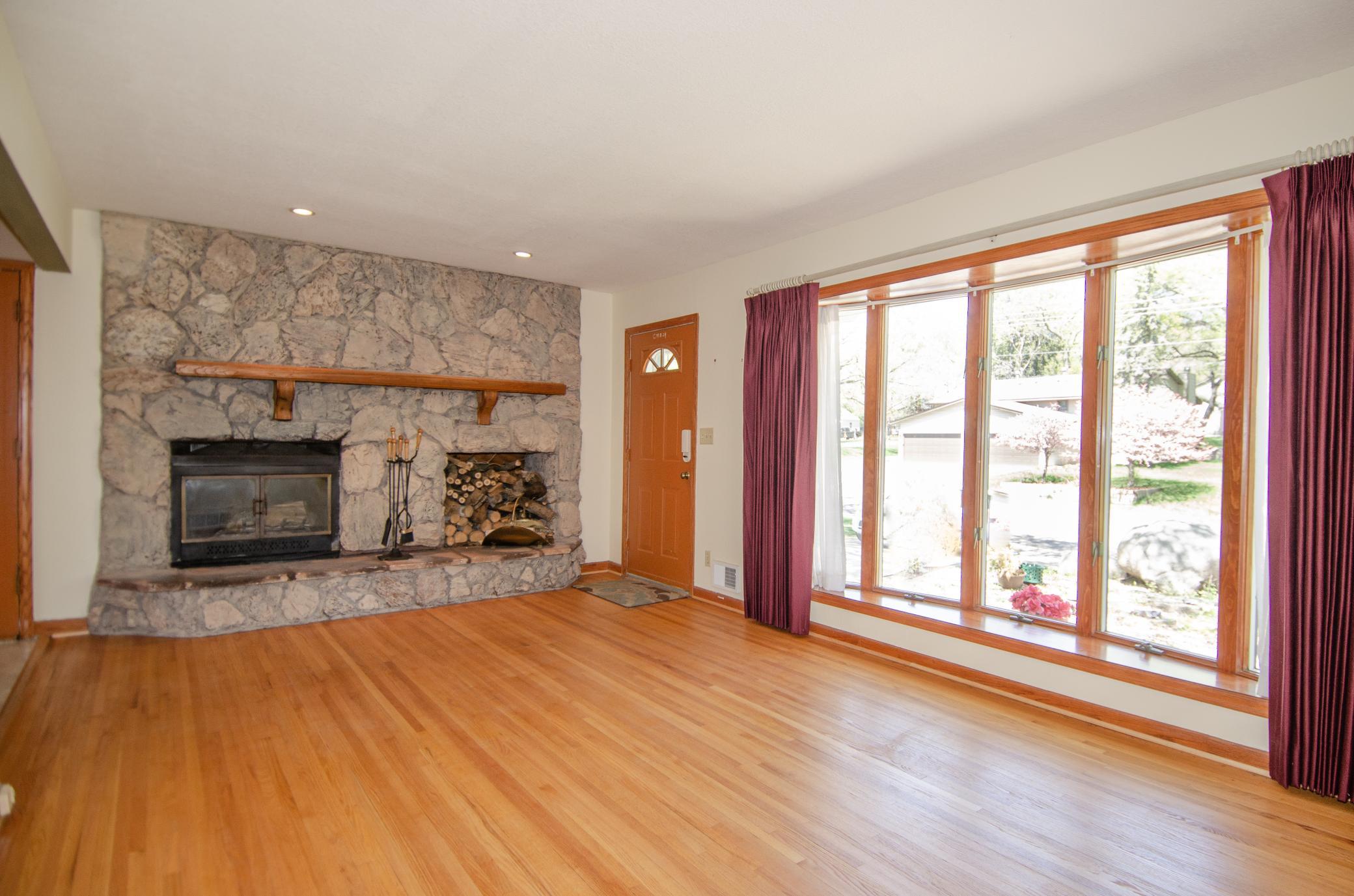 62 County Rd F Vadnais Heights, MN 55127 - Photo 7 of 25 Gallery Image 7