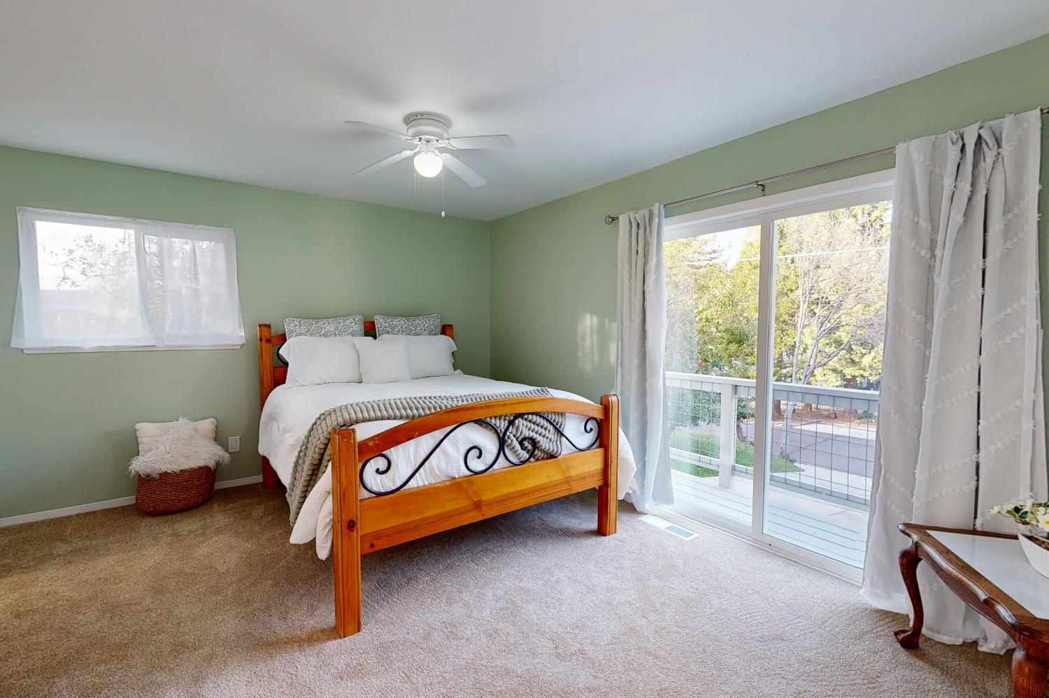 24713 Oro Valley Road Auburn, CA 95602 - Photo 21 of 69 Large upstairs bedroom with access to deck