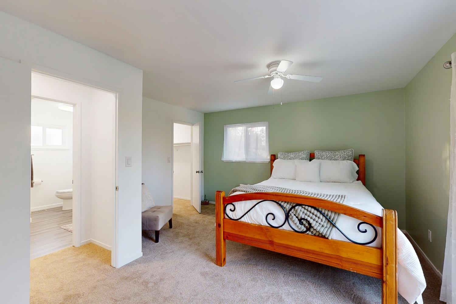 24713 Oro Valley Road Auburn, CA 95602 - Photo 23 of 69 Upstairs bedroom with walk in closet