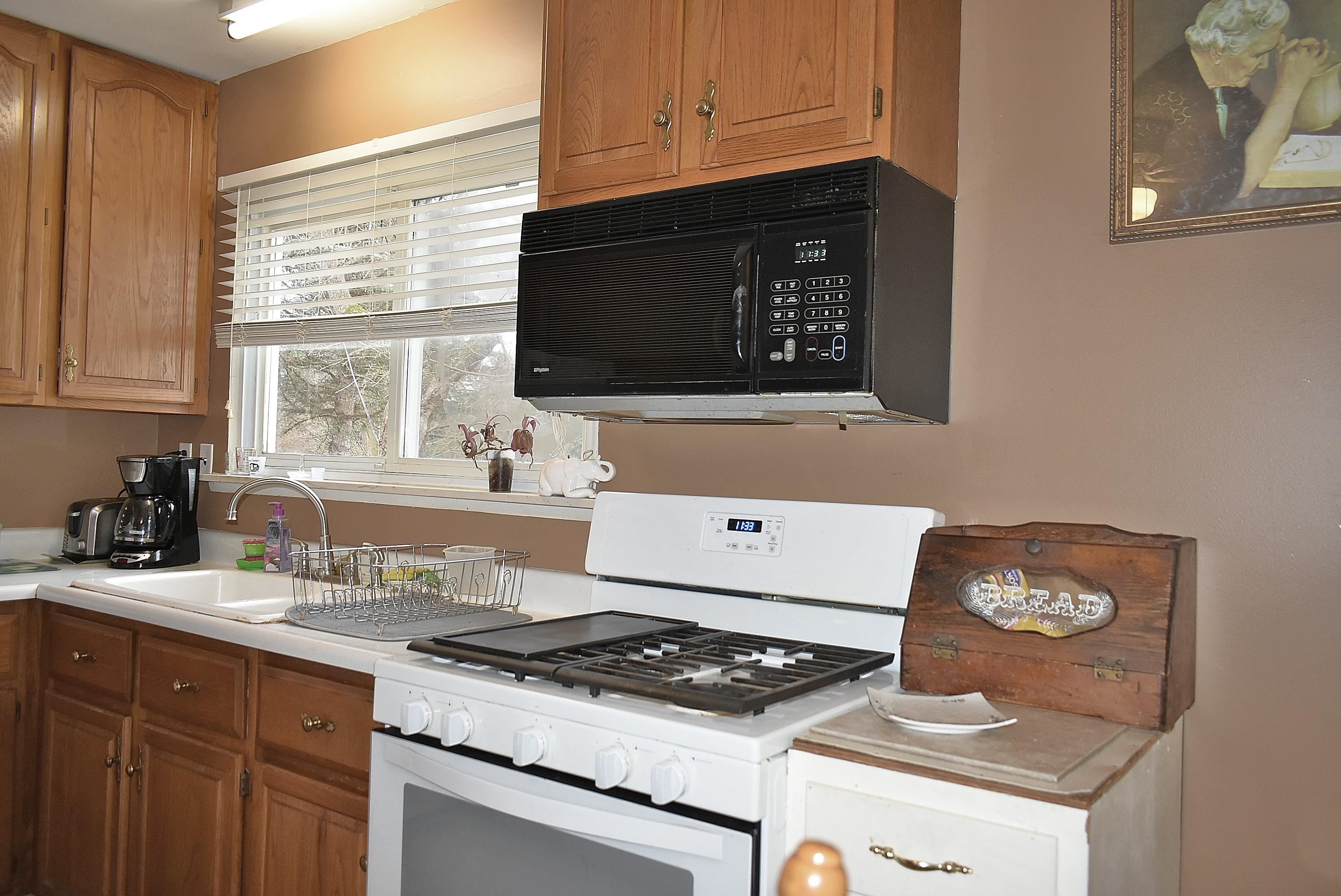 1259 North Keystone Road Traverse City, MI 49696 - Photo 9 of 30 1898402-8.JPG