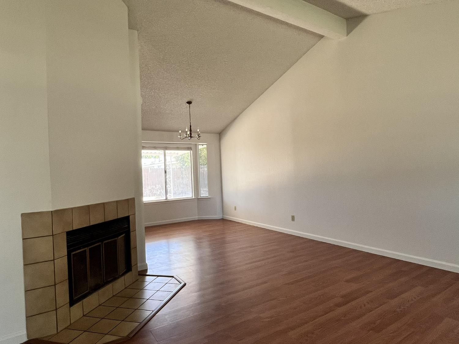 5337 West Richert Avenue Fresno, CA 93722 - Photo 4 of 15