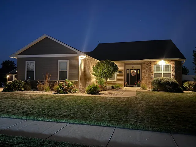 $575,000 | 407 Rimrock Road, Janesville, WI 53548