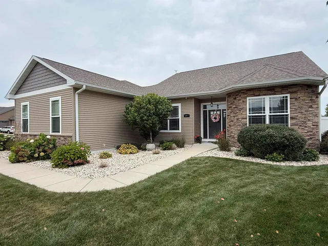$575,000 | 407 Rimrock Road, Janesville, WI 53548