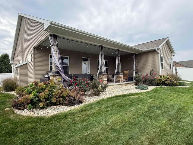$575,000 | 407 Rimrock Road, Janesville, WI 53548