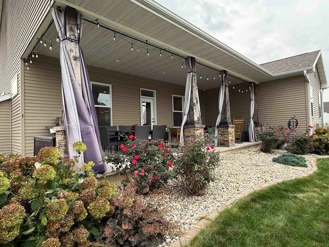 $575,000 | 407 Rimrock Road, Janesville, WI 53548