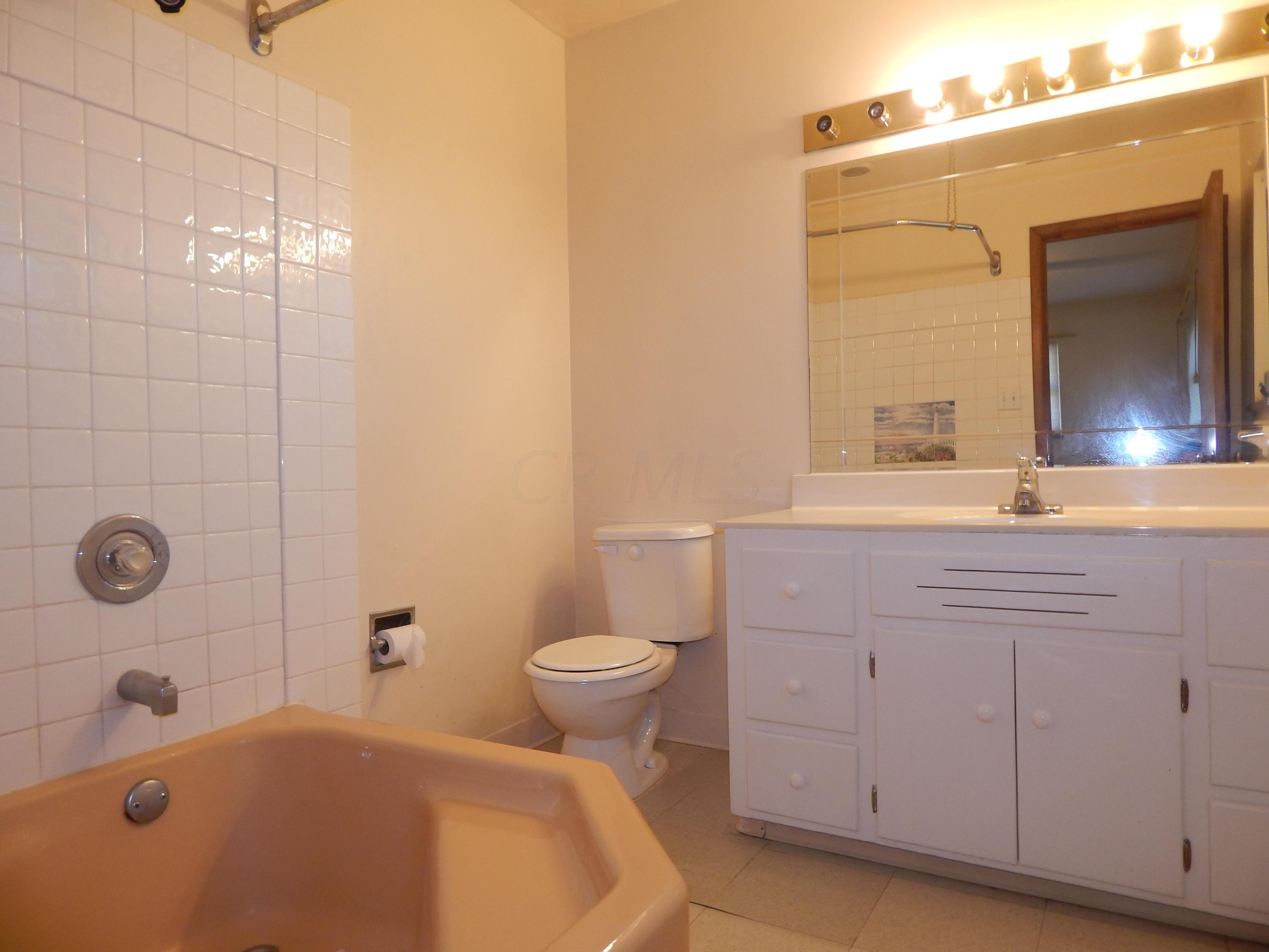 3440 Petzinger Road Columbus, OH 43232 - Photo 13 of 38 Gallery Image 13