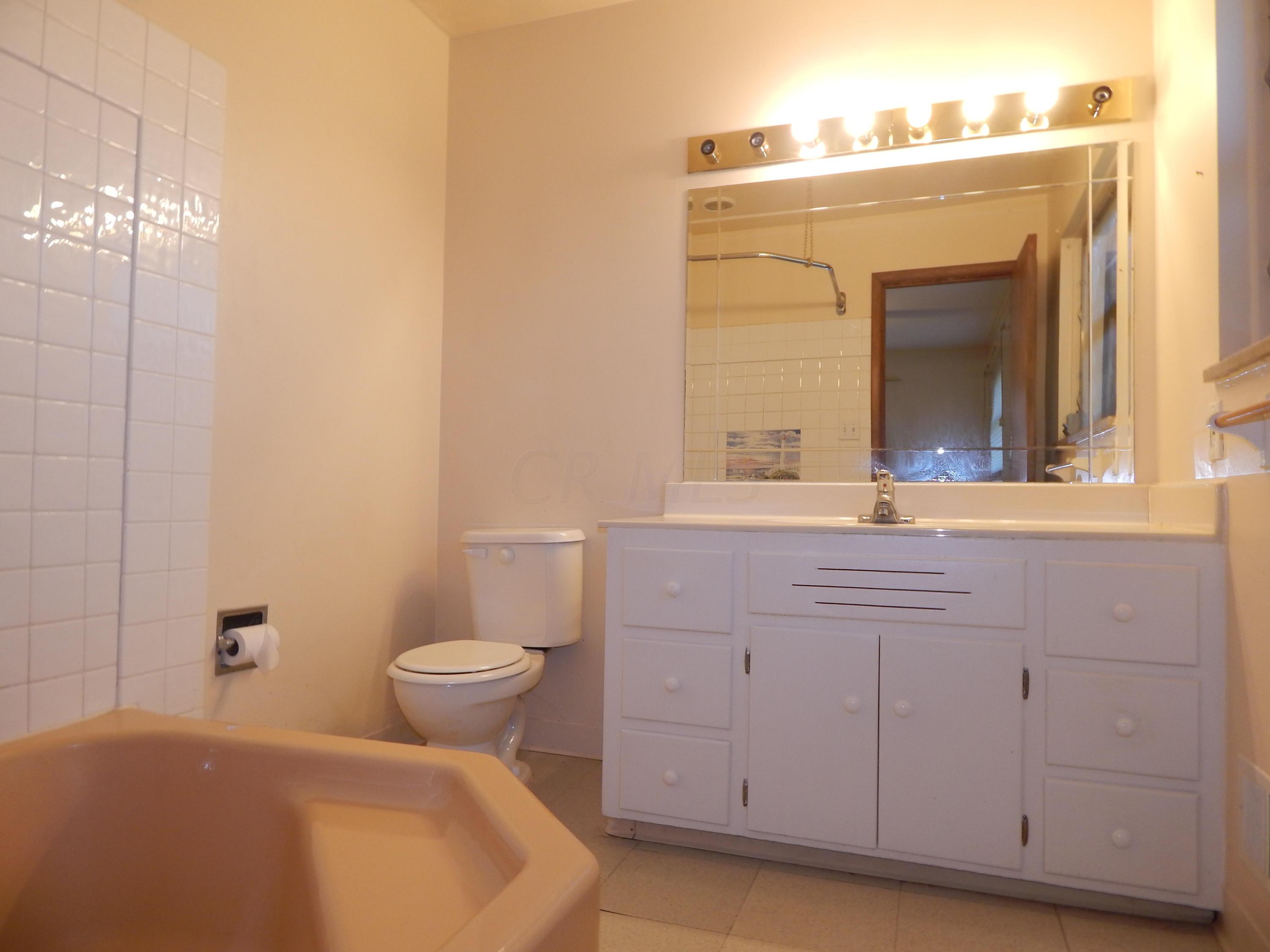 3440 Petzinger Road Columbus, OH 43232 - Photo 14 of 38 Gallery Image 14