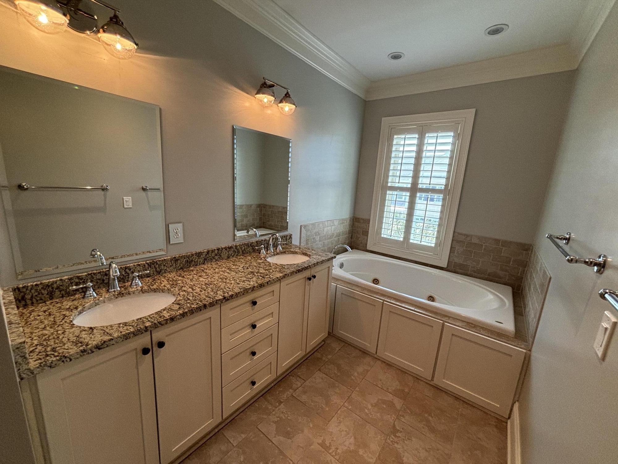 656 Coleman Boulevard, Unit 402 Mount Pleasant, SC 29464 - Photo 23 of 37 IMG_0670