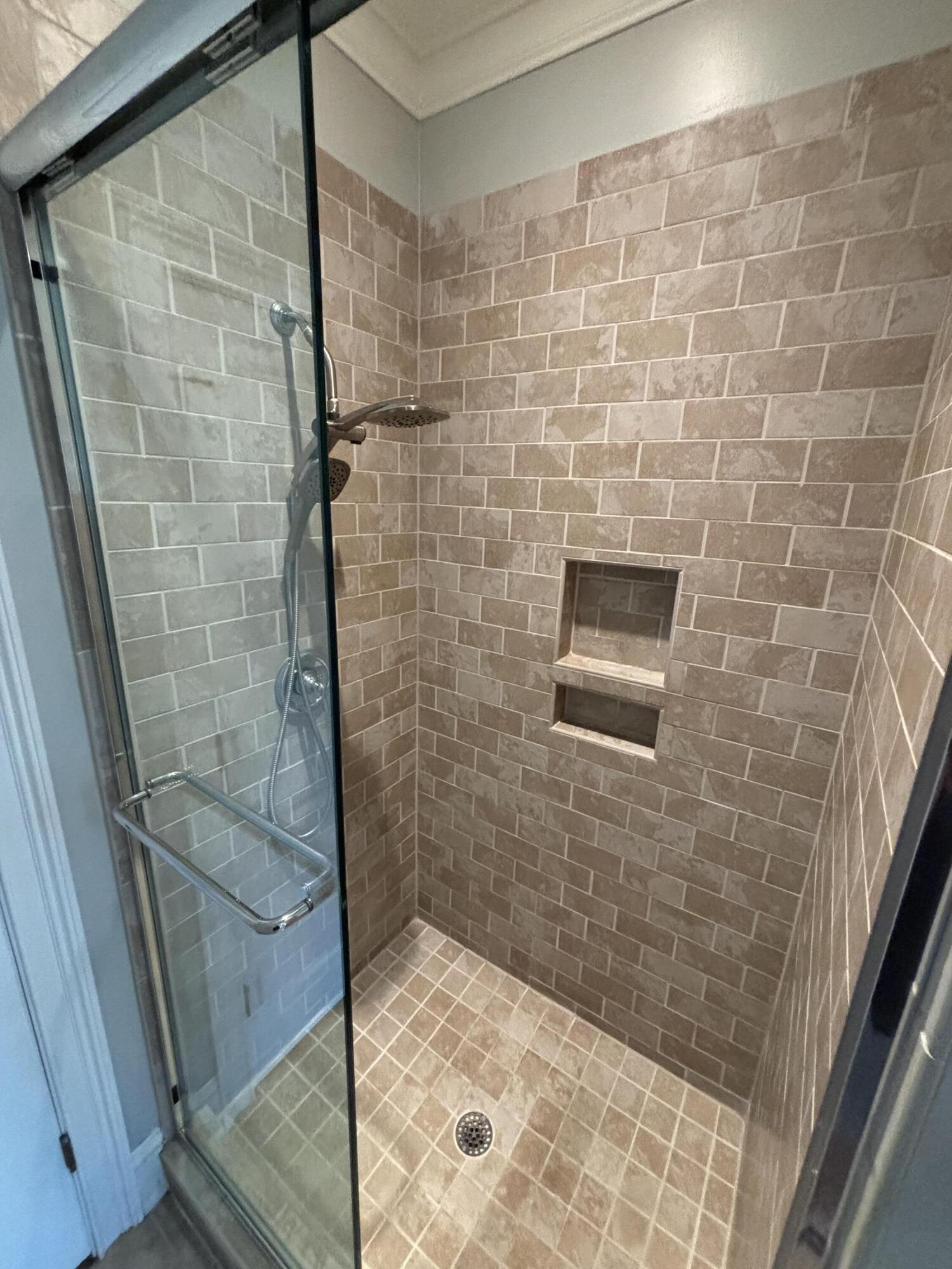 656 Coleman Boulevard, Unit 402 Mount Pleasant, SC 29464 - Photo 24 of 37 IMG_0671