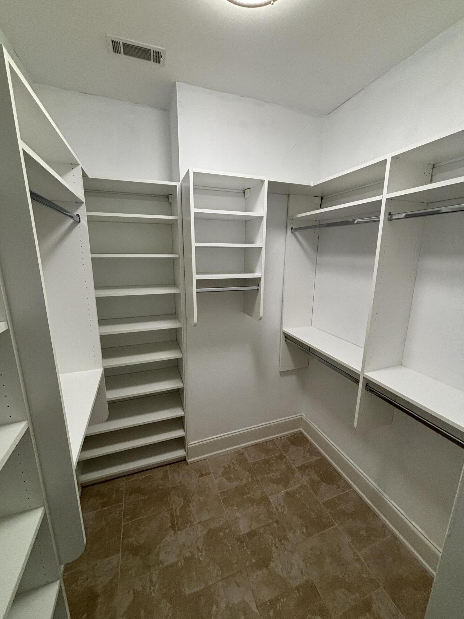 656 Coleman Boulevard, Unit 402 Mount Pleasant, SC 29464 - Photo 25 of 37 IMG_0666