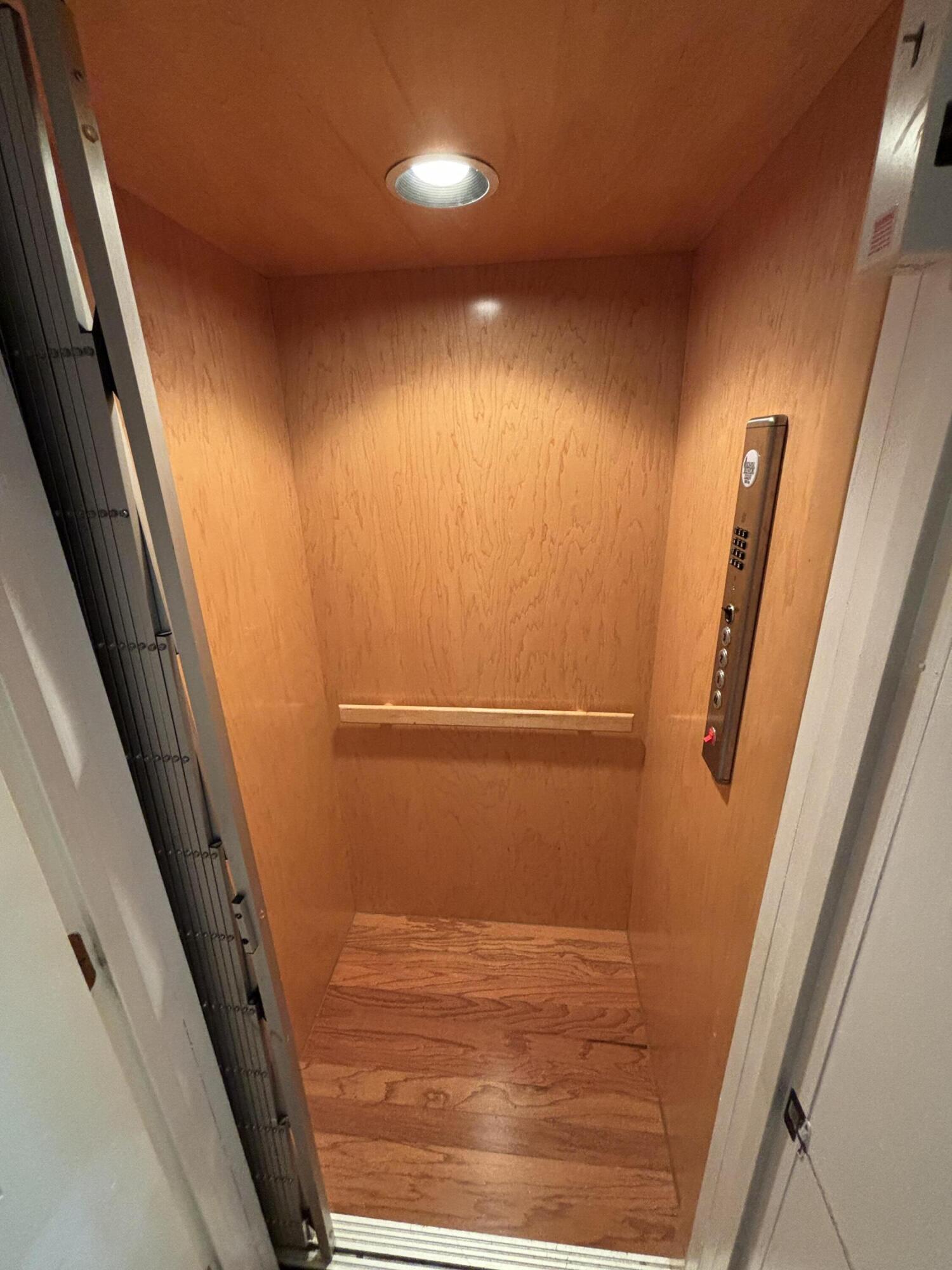 656 Coleman Boulevard, Unit 402 Mount Pleasant, SC 29464 - Photo 27 of 37 IMG_0653