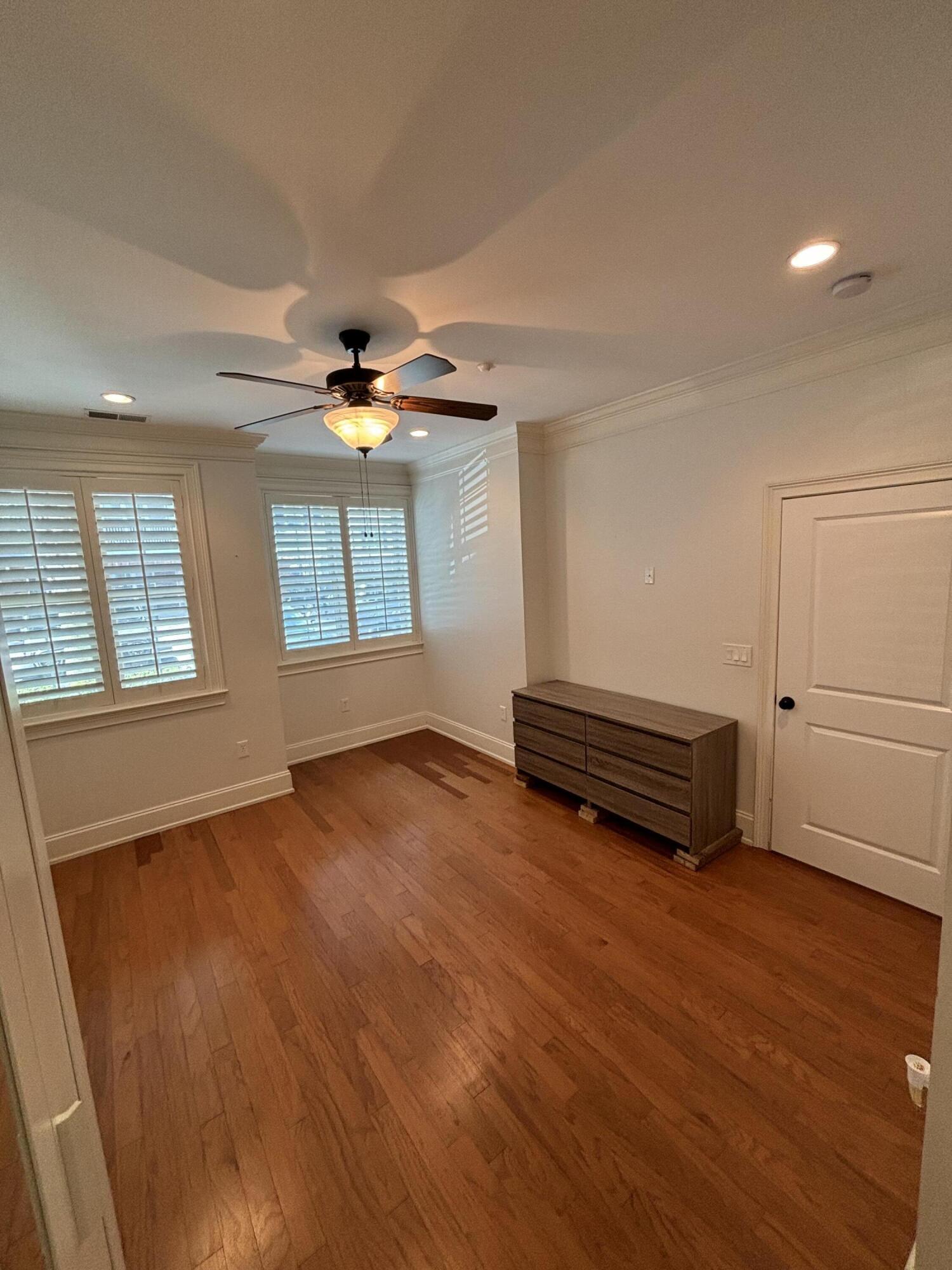 656 Coleman Boulevard, Unit 402 Mount Pleasant, SC 29464 - Photo 5 of 37 IMG_0633