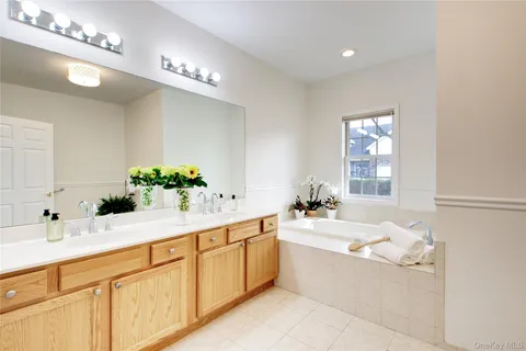 $1,329,000 | 145 Pond View Drive, Port Washington, NY 11050