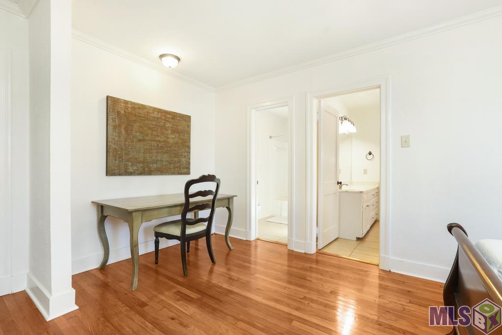 4934 Inniswold Road Baton Rouge, LA 70809 - Photo 10 of 22 Primary Bedroom Sitting Area