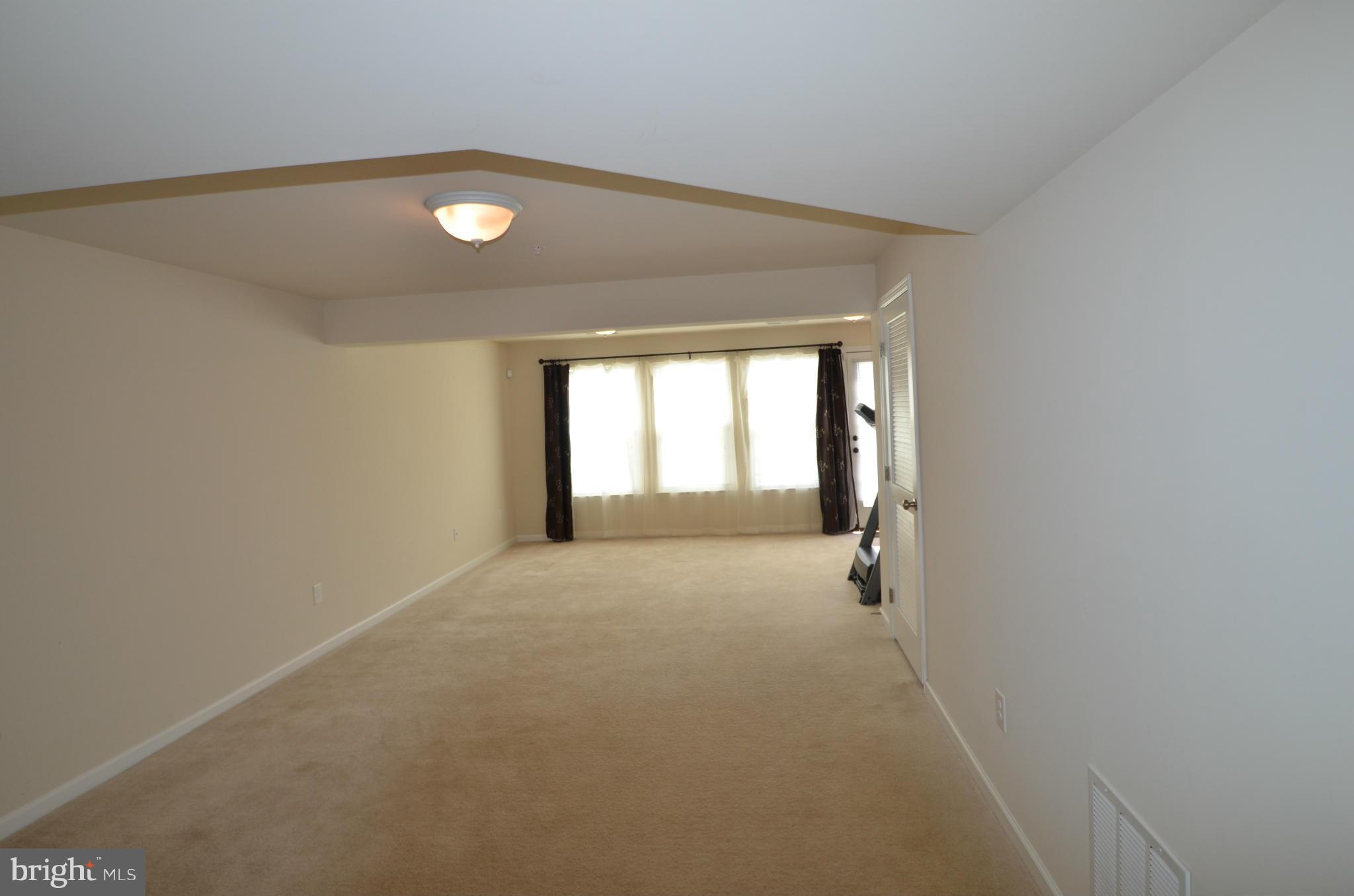 2010 Spring Run Circle Frederick, MD 21702 - Photo 4 of 26 Family Room