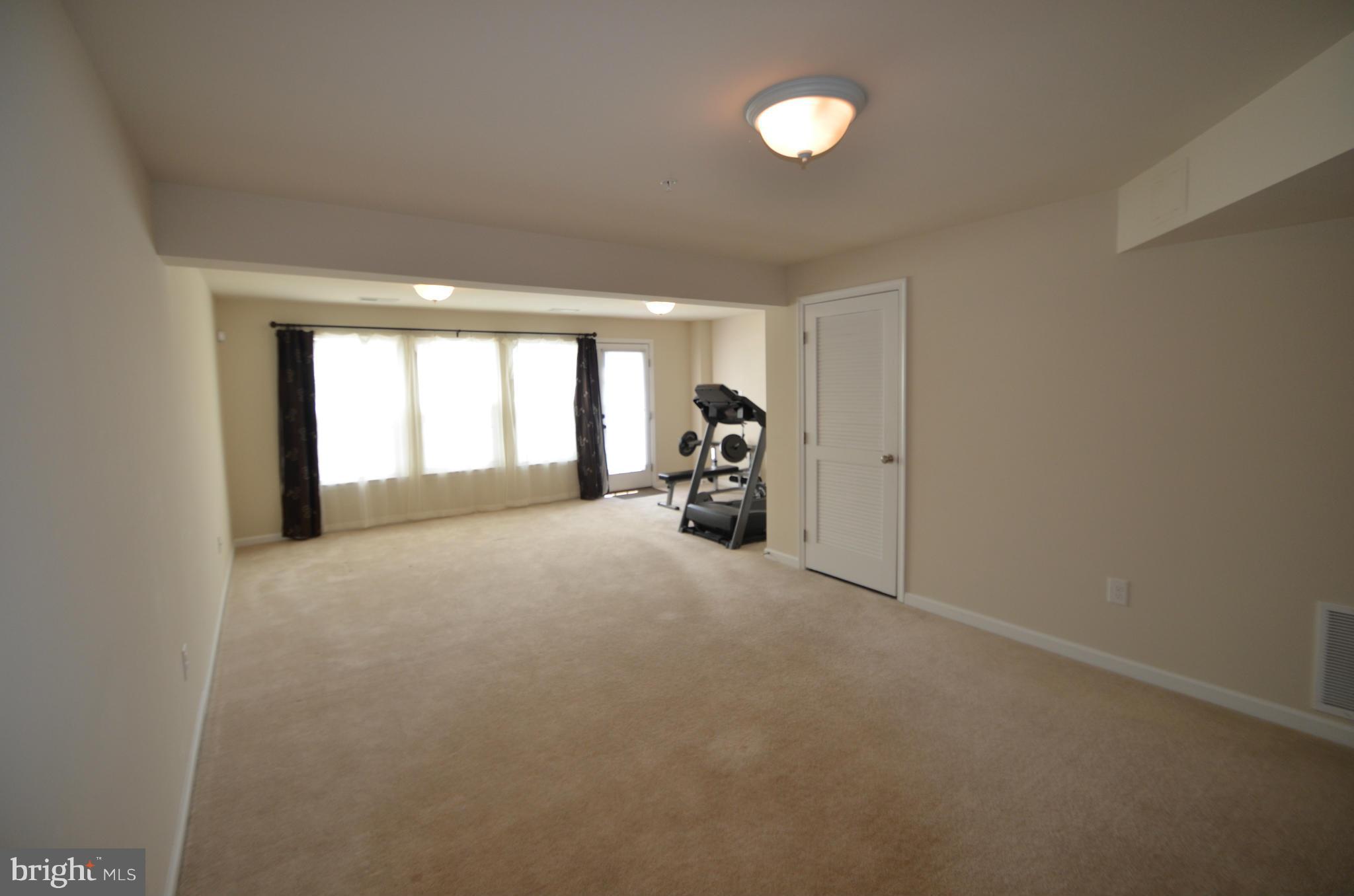 2010 Spring Run Circle Frederick, MD 21702 - Photo 5 of 26 Family Room