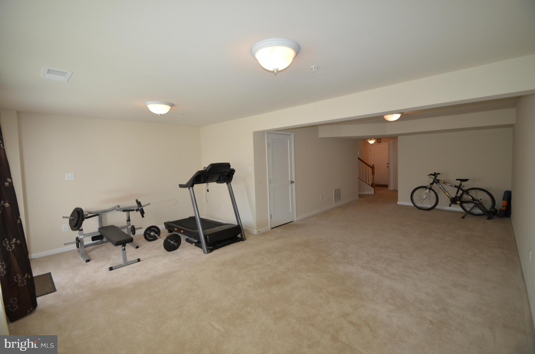2010 Spring Run Circle Frederick, MD 21702 - Photo 6 of 26 Family Room