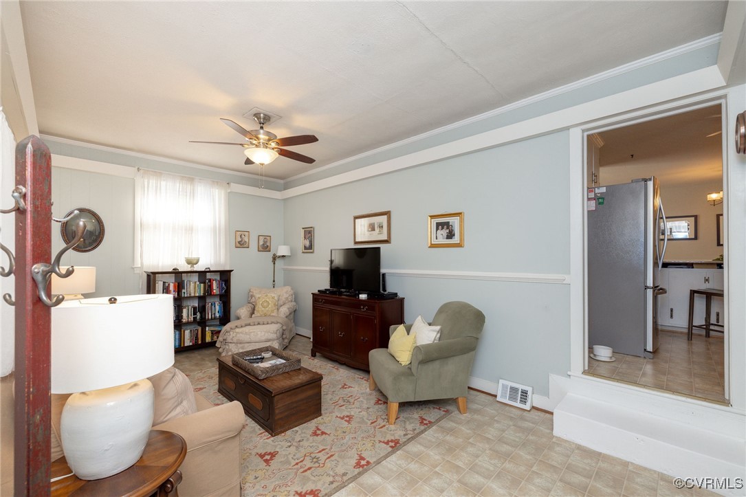 7518 Comet Road Henrico, VA 23294 - Photo 20 of 46 Den w/ adjacent laundry room and half bath