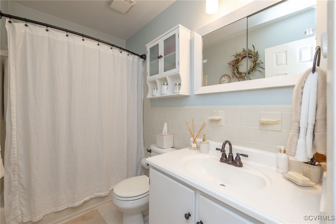 7518 Comet Road Henrico, VA 23294 - Photo 27 of 46 Another view of the full bathroom