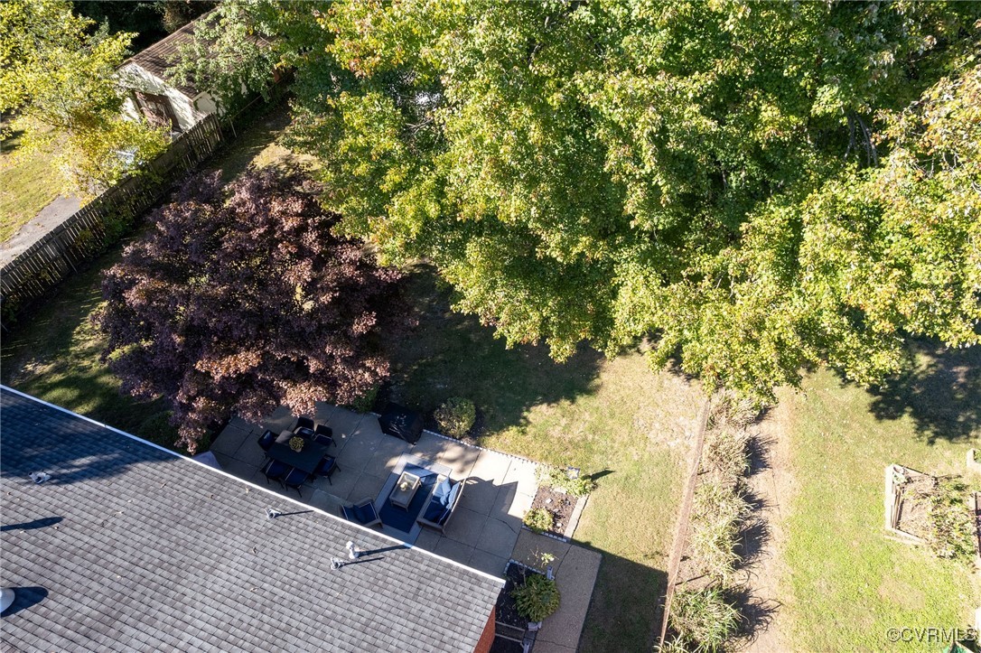 7518 Comet Road Henrico, VA 23294 - Photo 43 of 46 Aerial view of the yard: note the 2 large mature R