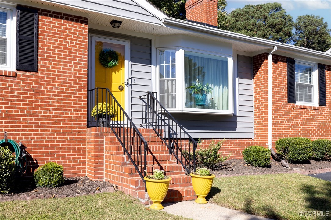 7518 Comet Road Henrico, VA 23294 - Photo 5 of 46 View of front entry w/ brick steps & sturdy stair