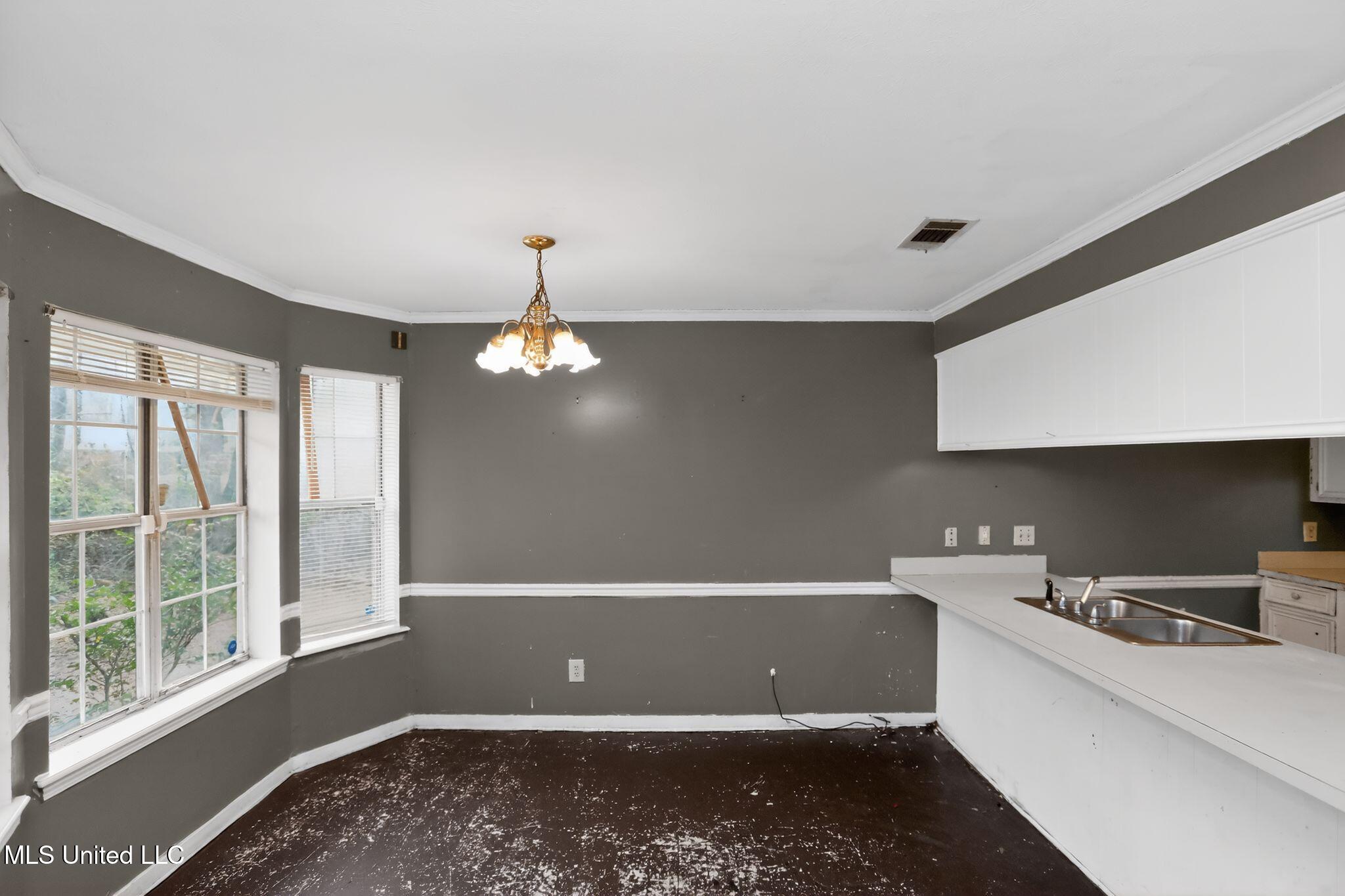 5571 Tiki Lane Jackson, MS 39212 - Photo 12 of 32 21_5571_Tiki_Ln_Jackson_MS_39212-Kitchen