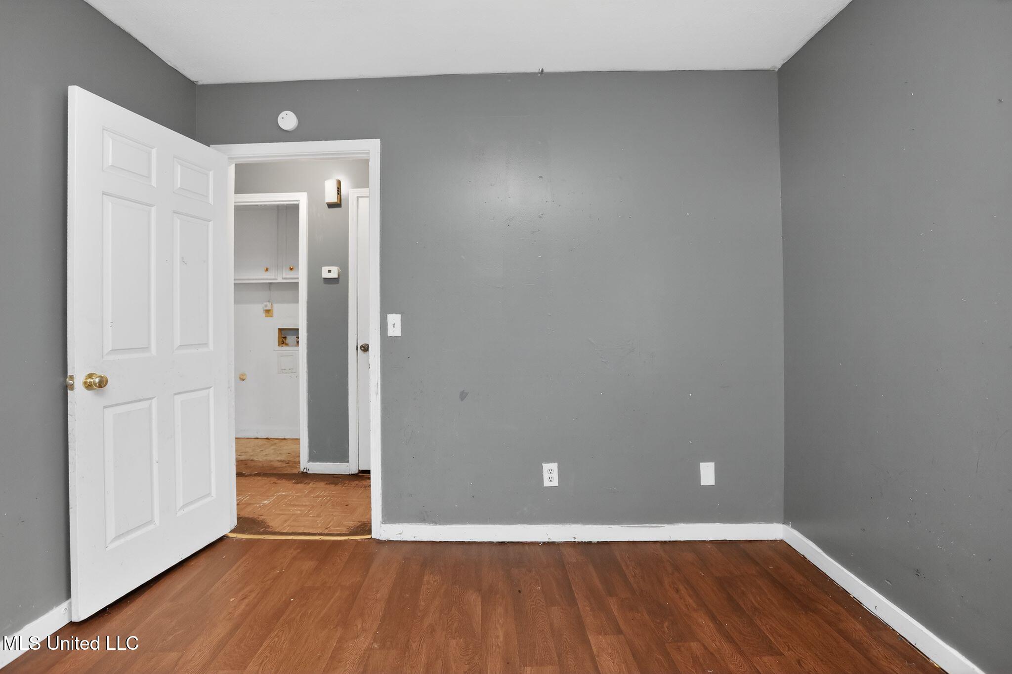 5571 Tiki Lane Jackson, MS 39212 - Photo 19 of 32 28_5571_Tiki_Ln_Jackson_MS_39212-Bedroom