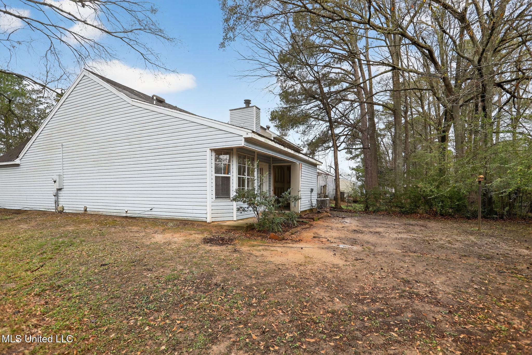 5571 Tiki Lane Jackson, MS 39212 - Photo 29 of 32 01_5571_Tiki_Ln_Jackson_MS_39212-Exterio