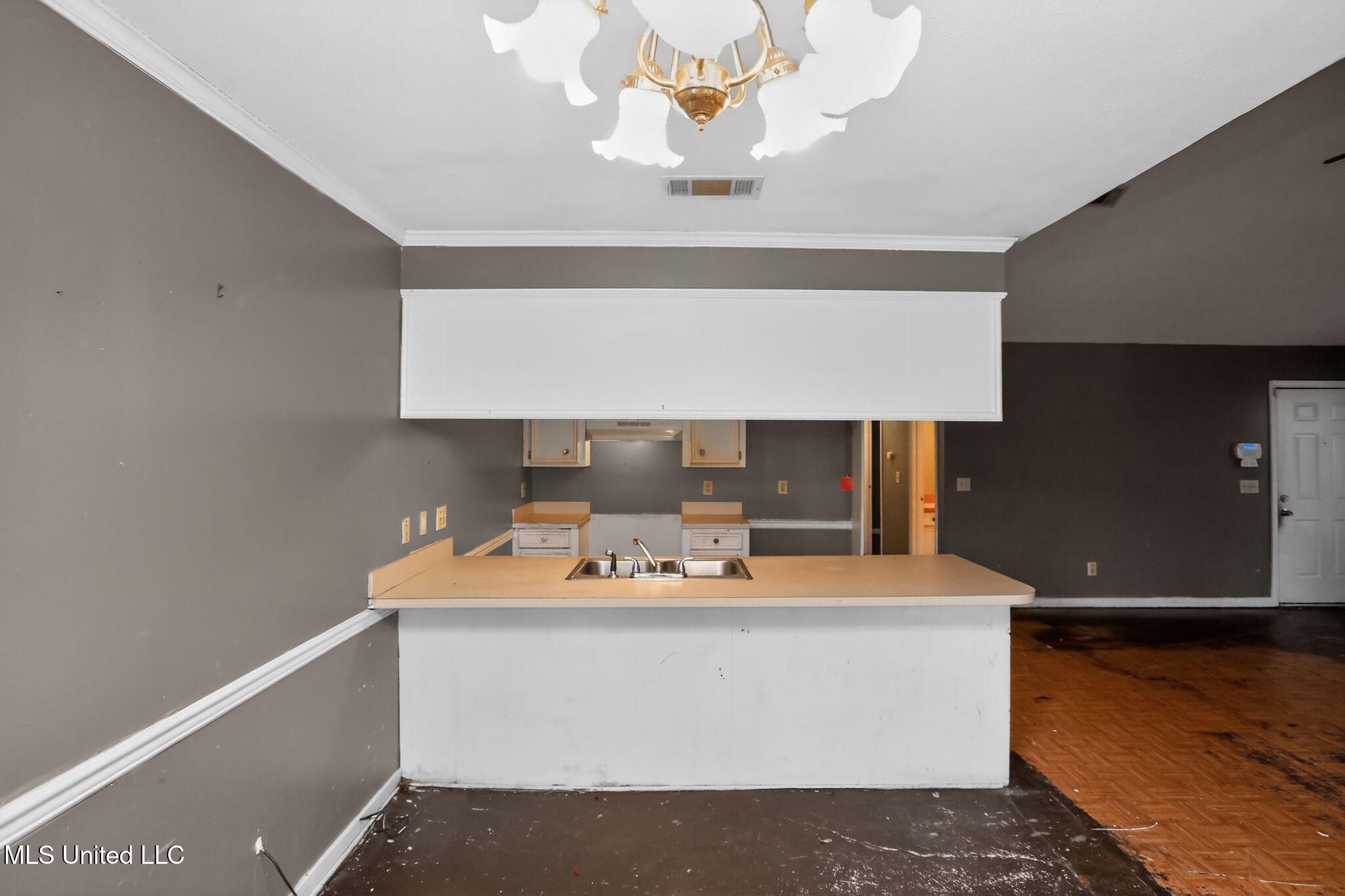 5571 Tiki Lane Jackson, MS 39212 - Photo 10 of 32 19_5571_Tiki_Ln_Jackson_MS_39212-Kitchen