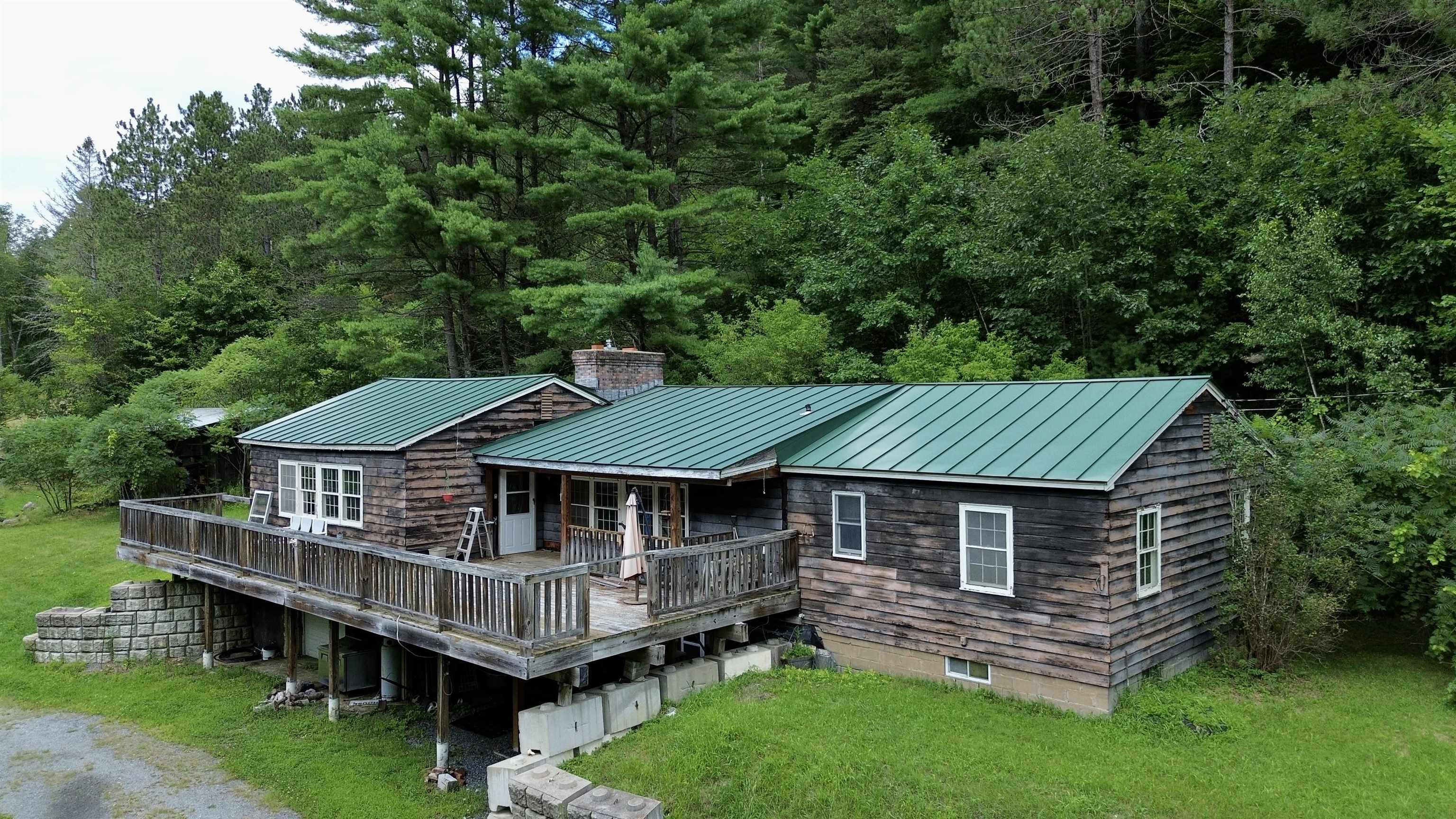 10523 Pomfret Road Pomfret, VT 05084 - Photo 1 of 17 Gallery Image 1