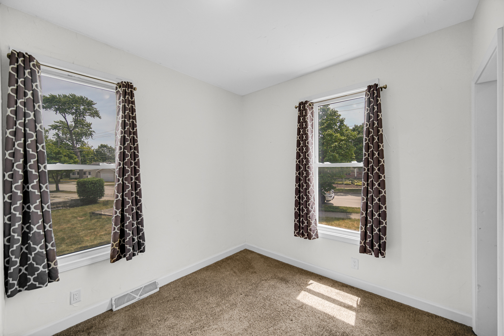 110 Wood Elwood, IL 60421 - Photo 12 of 23