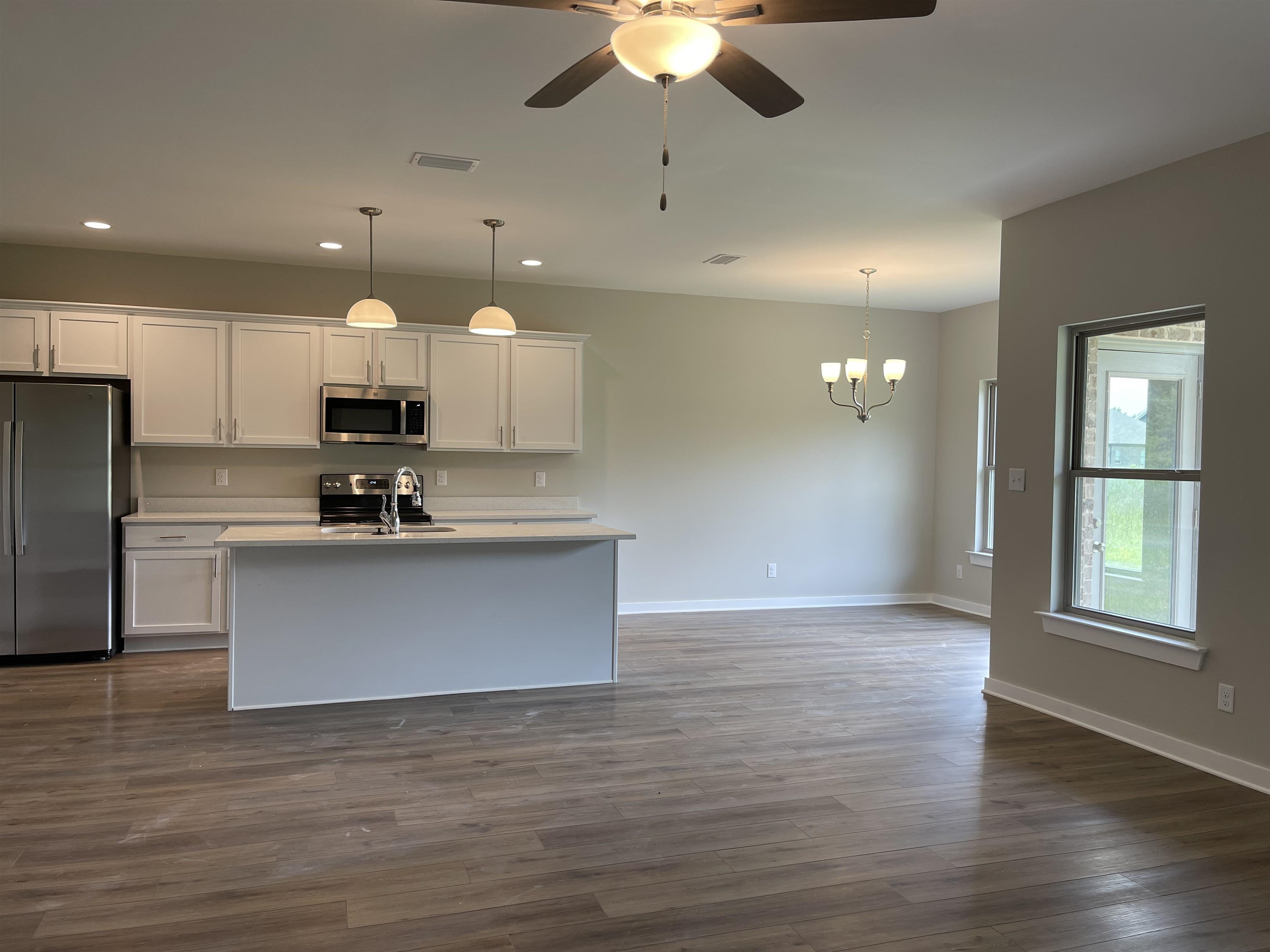 817 Ginger Lee Street Foley, AL 36535 - Photo 4 of 7 Kitchen