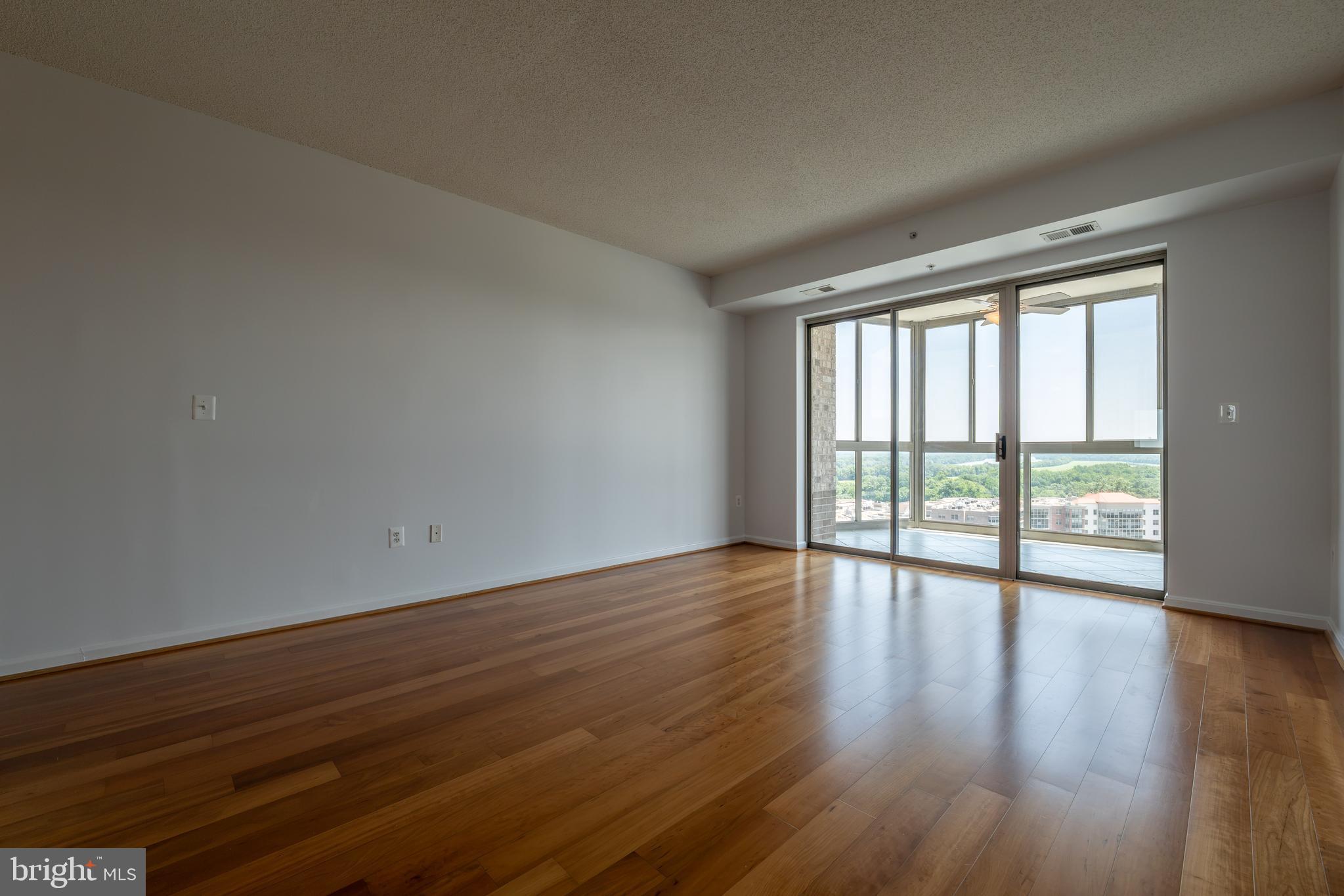 19355 Cypress Ridge Terrace, Unit 708 Leesburg, VA 20176 - Photo 18 of 36