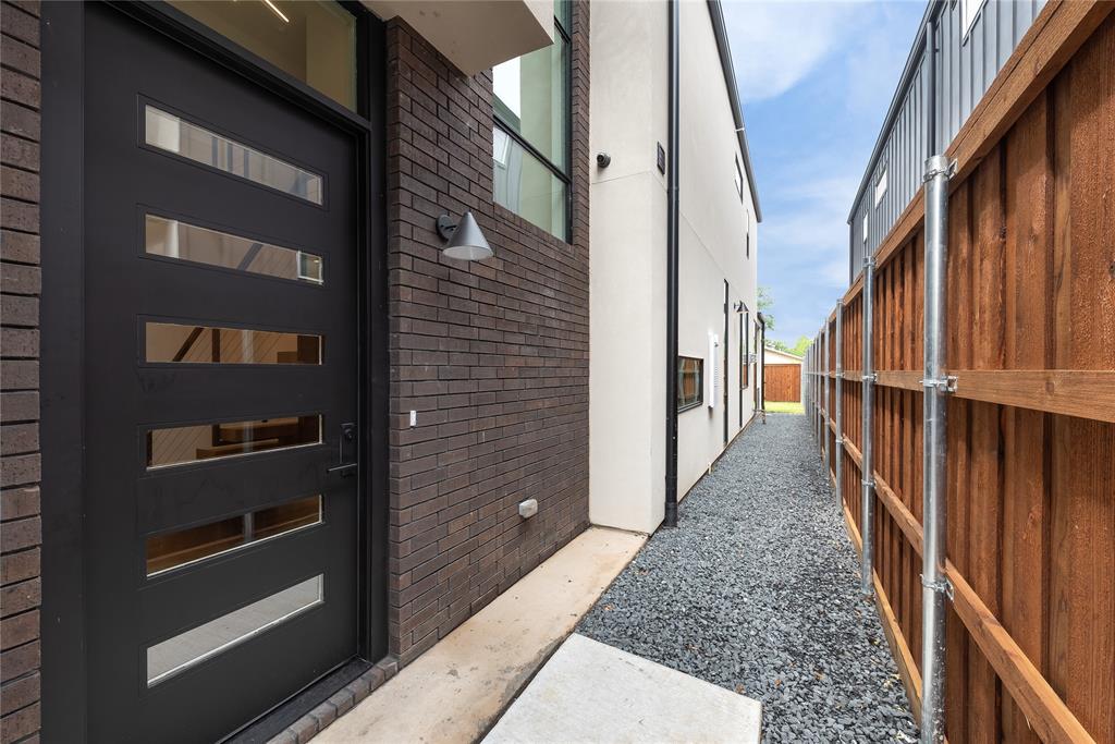 1911 Euclid Avenue Dallas, TX 75206 - Photo 29 of 32 gated entry