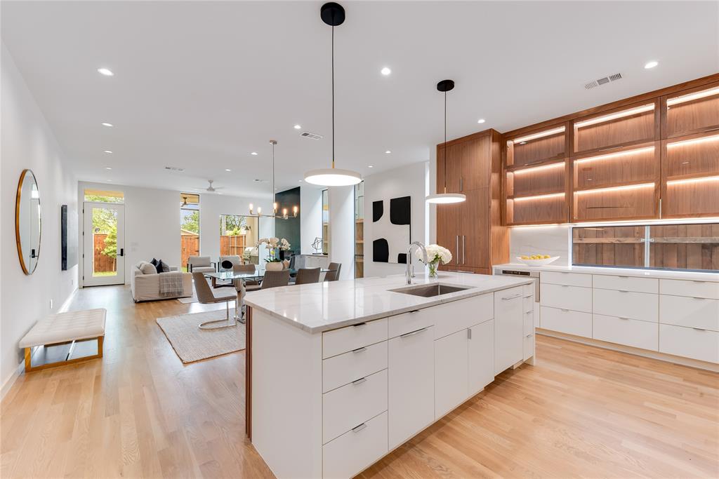 1911 Euclid Avenue Dallas, TX 75206 - Photo 3 of 32