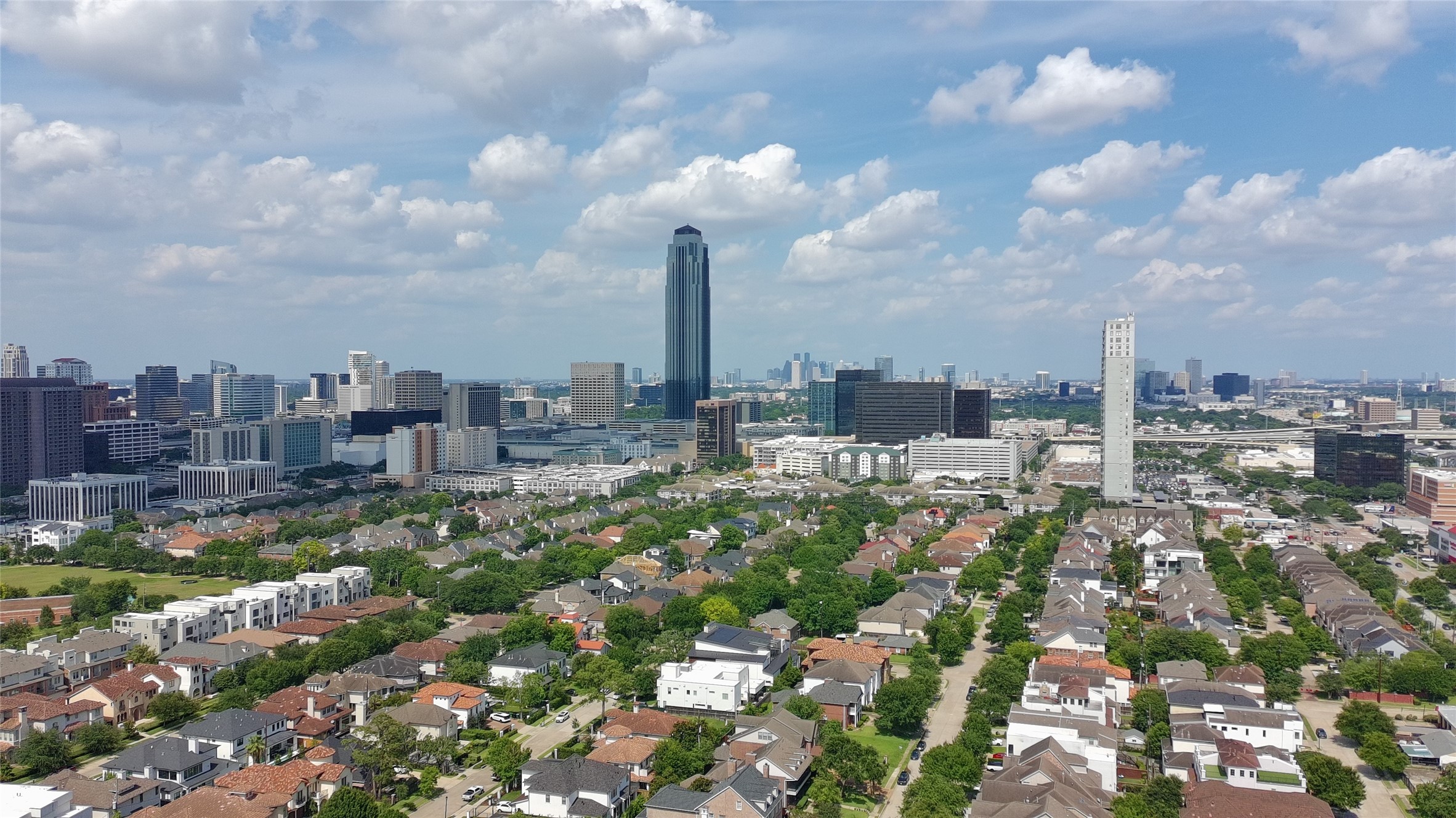 5514 McCulloch Circle Houston, TX 77056 - Photo 9 of 10 a view of a city with lot of flowers