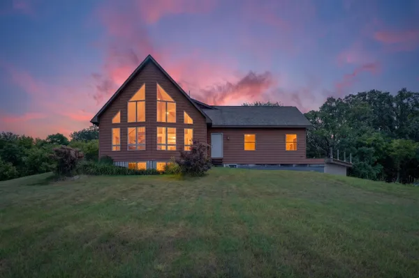 $400,000 | 9802 County Hwy A, Mount Horeb, WI 53572