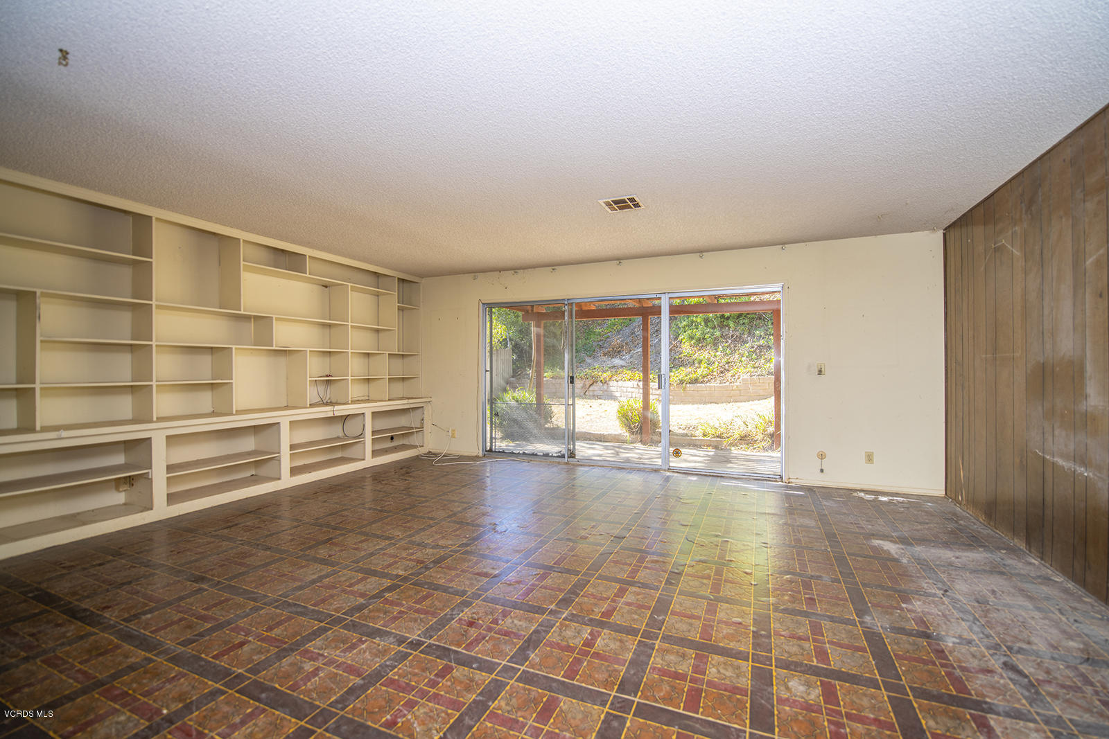 4435 Erbes Road Thousand Oaks, CA 91360 - Photo 6 of 14 a view of an empty room with a window