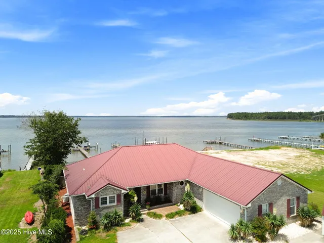 $940,000 | 132 Gemstone Drive, Sneads Ferry, NC 28460