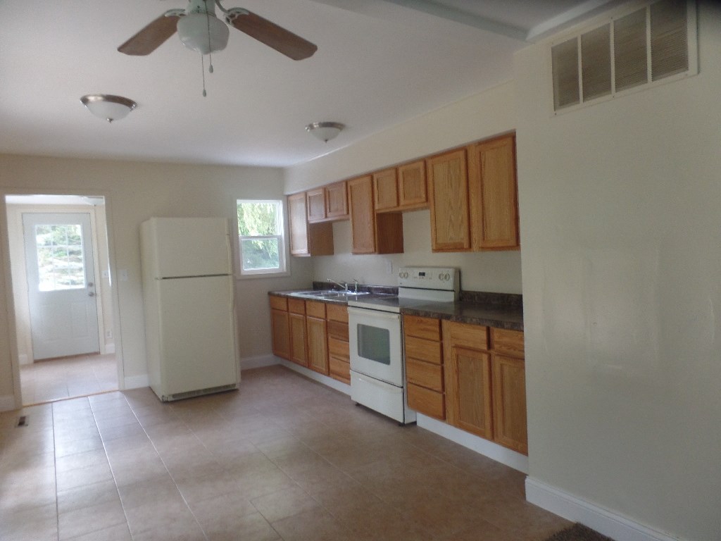 9280 East Remus Road Mount Pleasant, MI 48858 - Photo 5 of 34 1836223-4.JPG