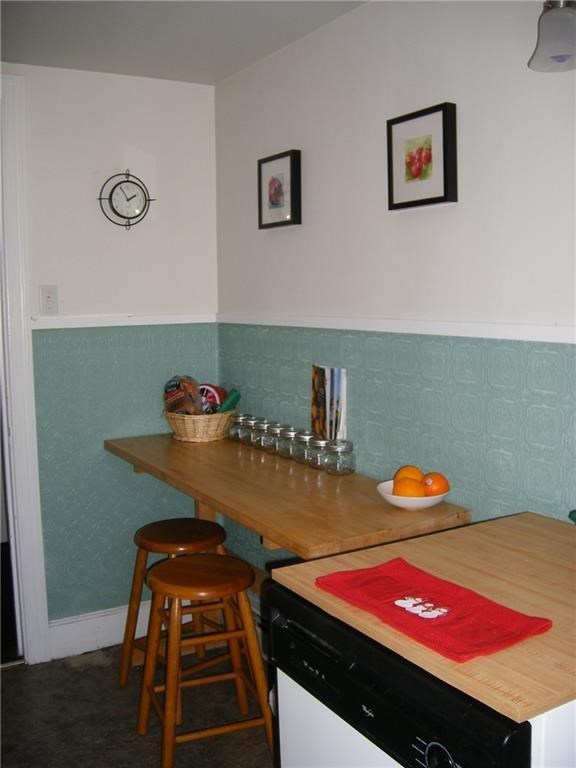 242 Wayland Avenue, Unit 4 Providence, RI 02906 - Photo 3 of 7