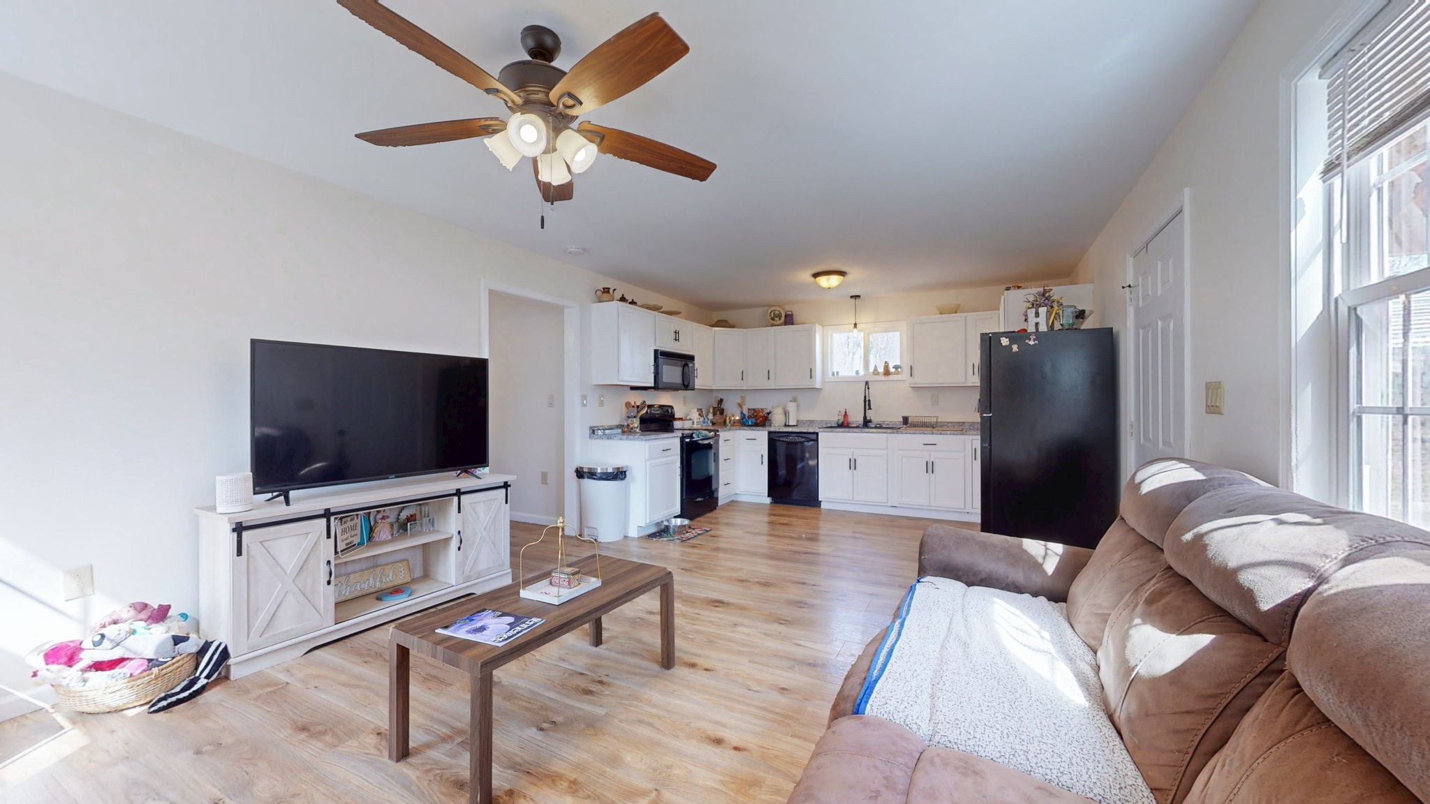 122 Lost Arrowhead Road Summertown, TN 38483 - Photo 3 of 40 Gallery Image 3