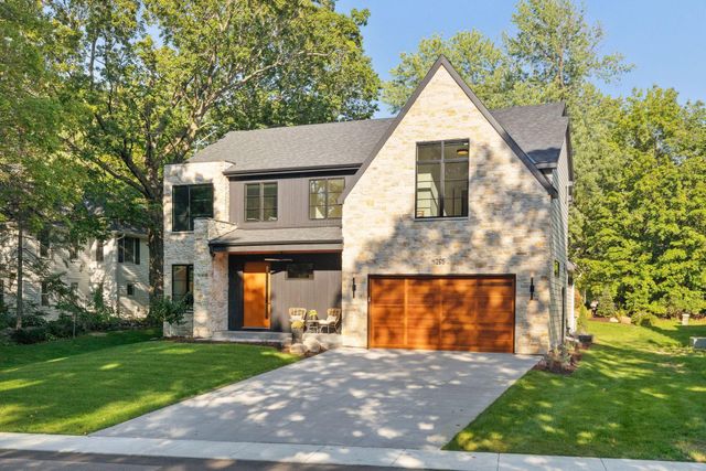 $2,900,000 | 20555 Linden Road, Deephaven, MN 55331